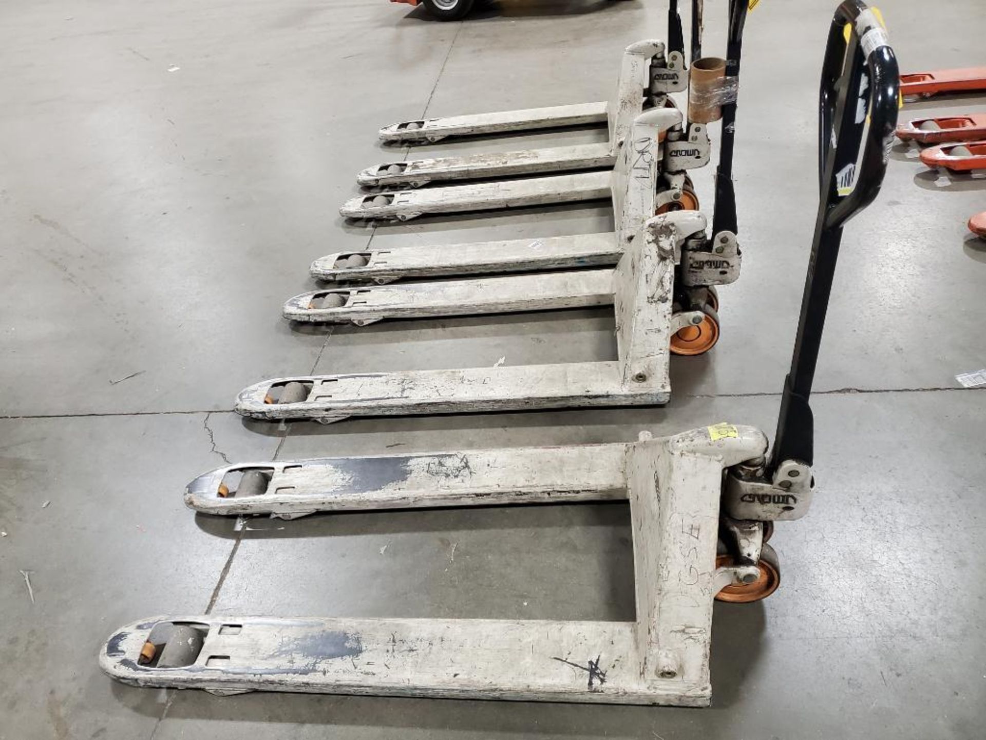 Crown 5,500 LB. Hydraulic Manual Pallet Jack