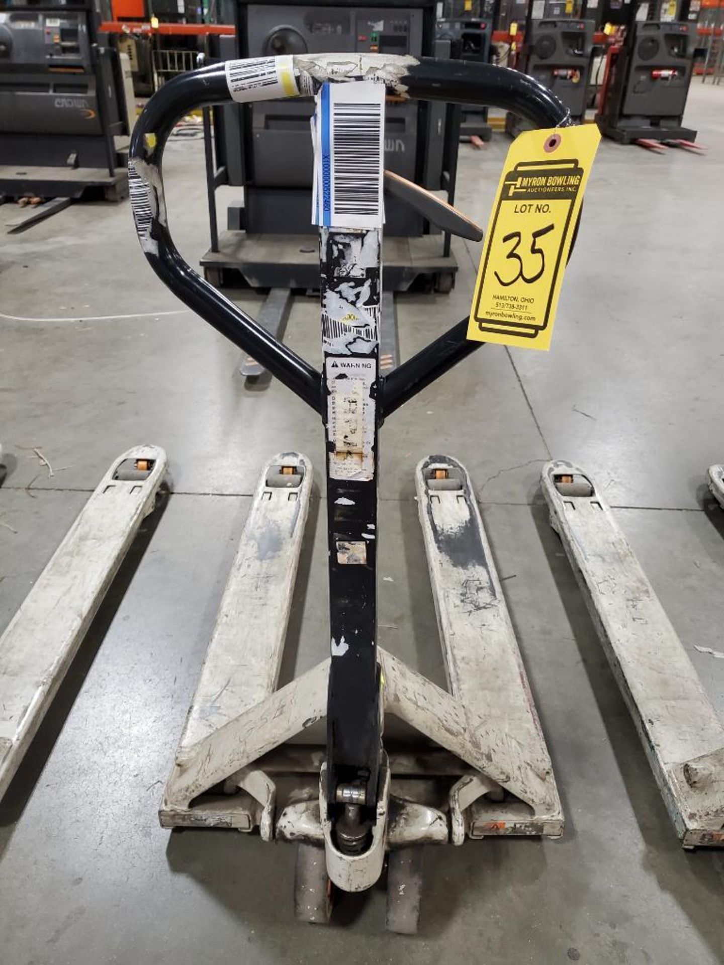Crown 5,500 LB. Hydraulic Manual Pallet Jack - Image 5 of 5