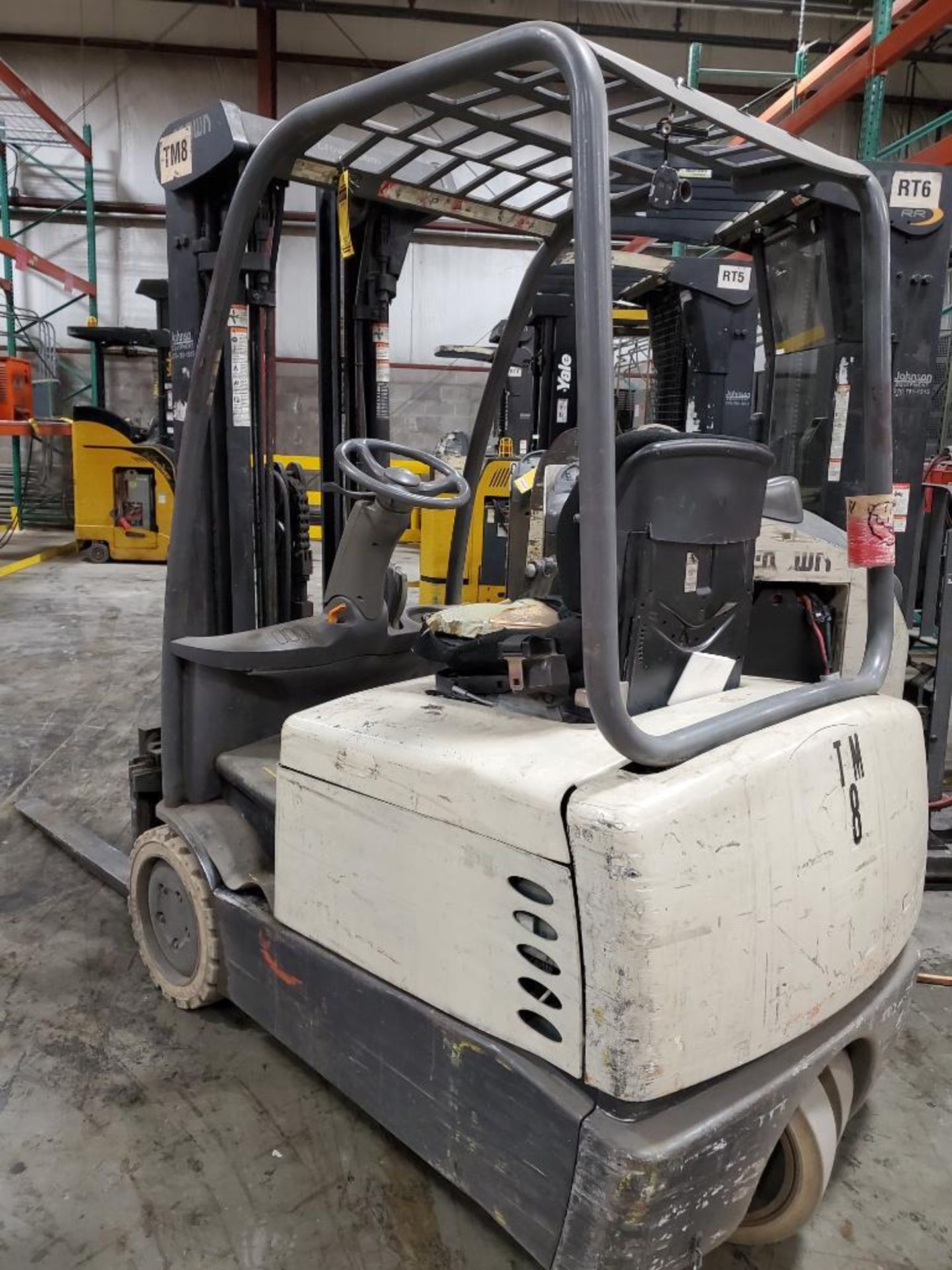 Crown SC4000 Series 3-Wheel Electric Forklift, Model SC4020-30TT190, S/N 9A143428, 3,000 LB. Capacit - Image 6 of 11