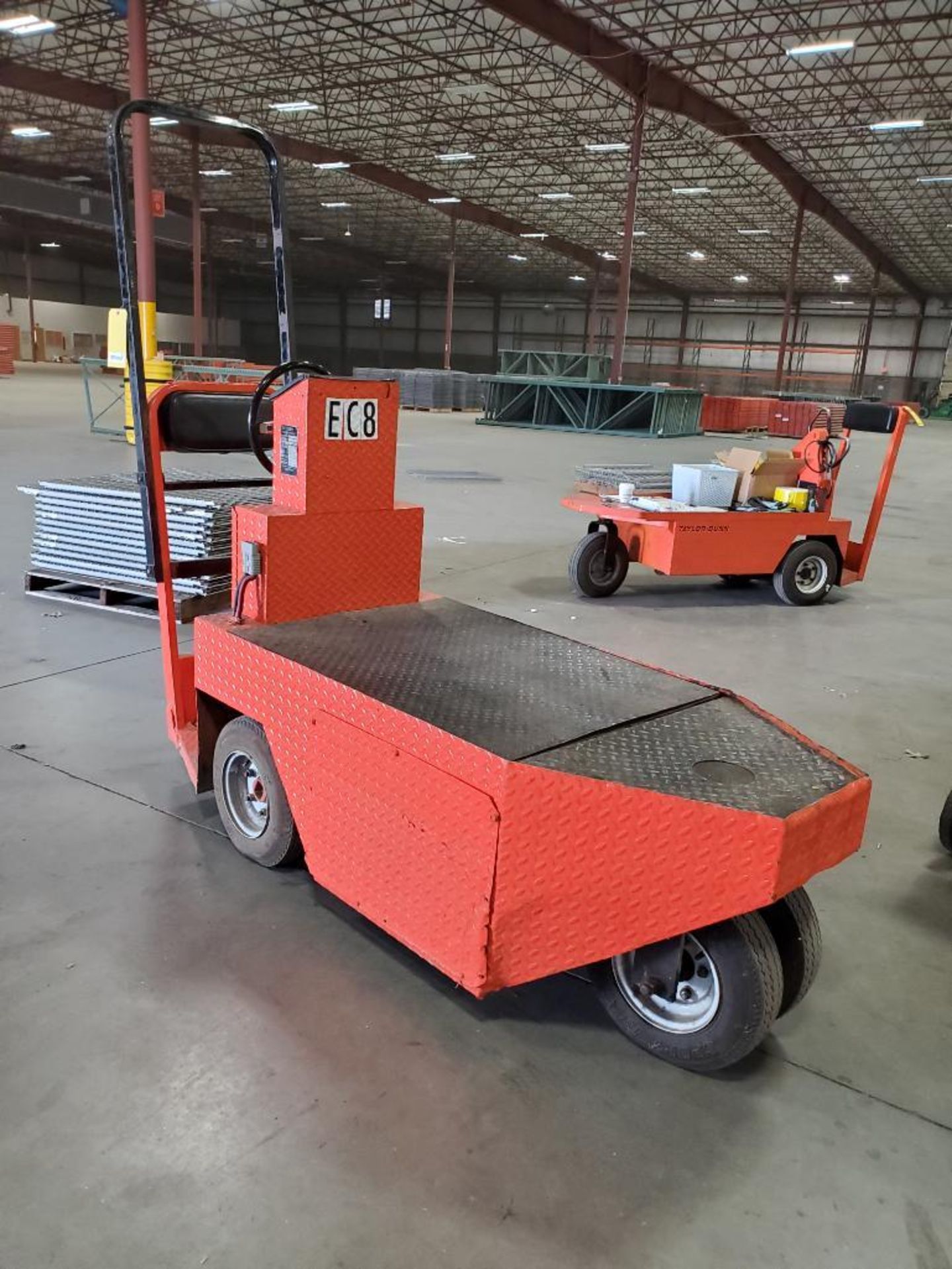 US Electric 24V Stand-Up Personnel Cart, Model 325B, S/N 325B94H034, Dual Front Tires, Diamond Plate - Image 3 of 8