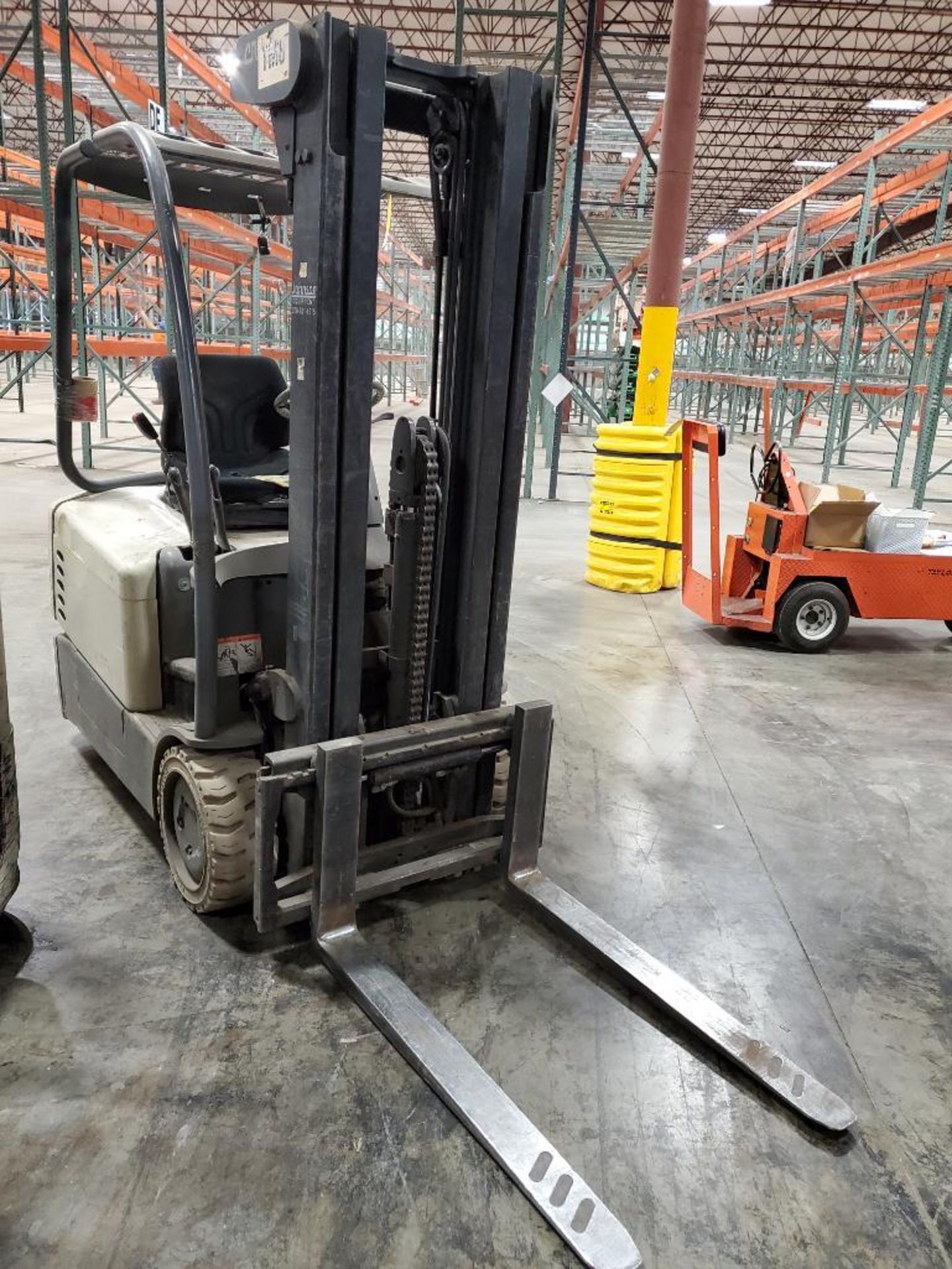 Crown SC4000 Series 3-Wheel Electric Forklift, Model SC4020-30TT190, S/N 9A143428, 3,000 LB. Capacit - Image 4 of 11