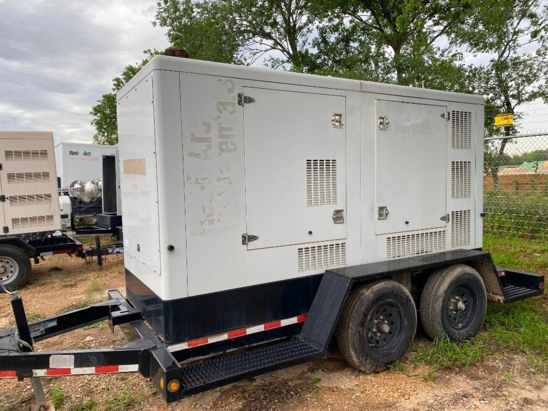 2014 HiPower 230 KVA Towable Generator, Dual Fuel Natural Gas or LP, Model HRNG230T6 SA-AP1 ENG 11.1 - Image 2 of 13