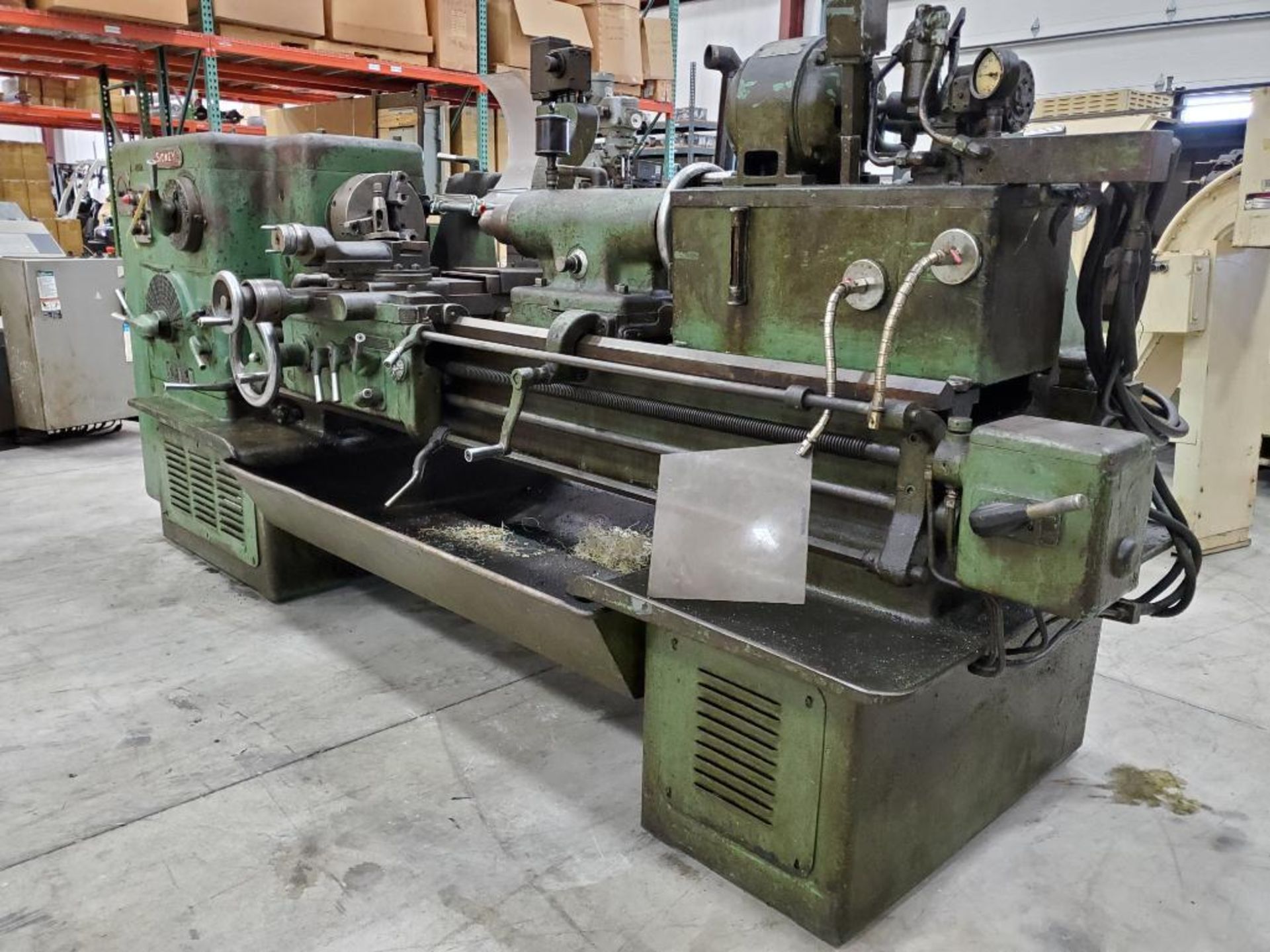 1955 Sidney 16" Horizontal Twin-Bed Engine Lathe w/ Sydney Fluid Tracer, S/N 9845, 965 DR. Shaft Spe - Image 3 of 13