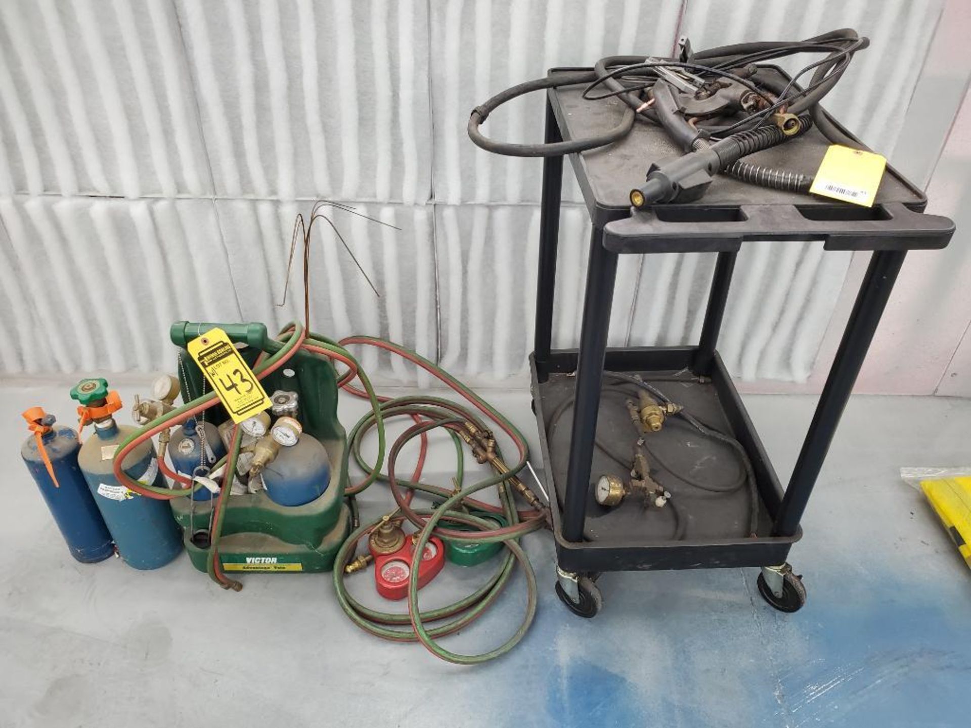 Victor Portable Oxy/Acetylene Welding/Cutting Outfit, Torch Head w/ Hose & Gauges, Cart w/ Wire Gun