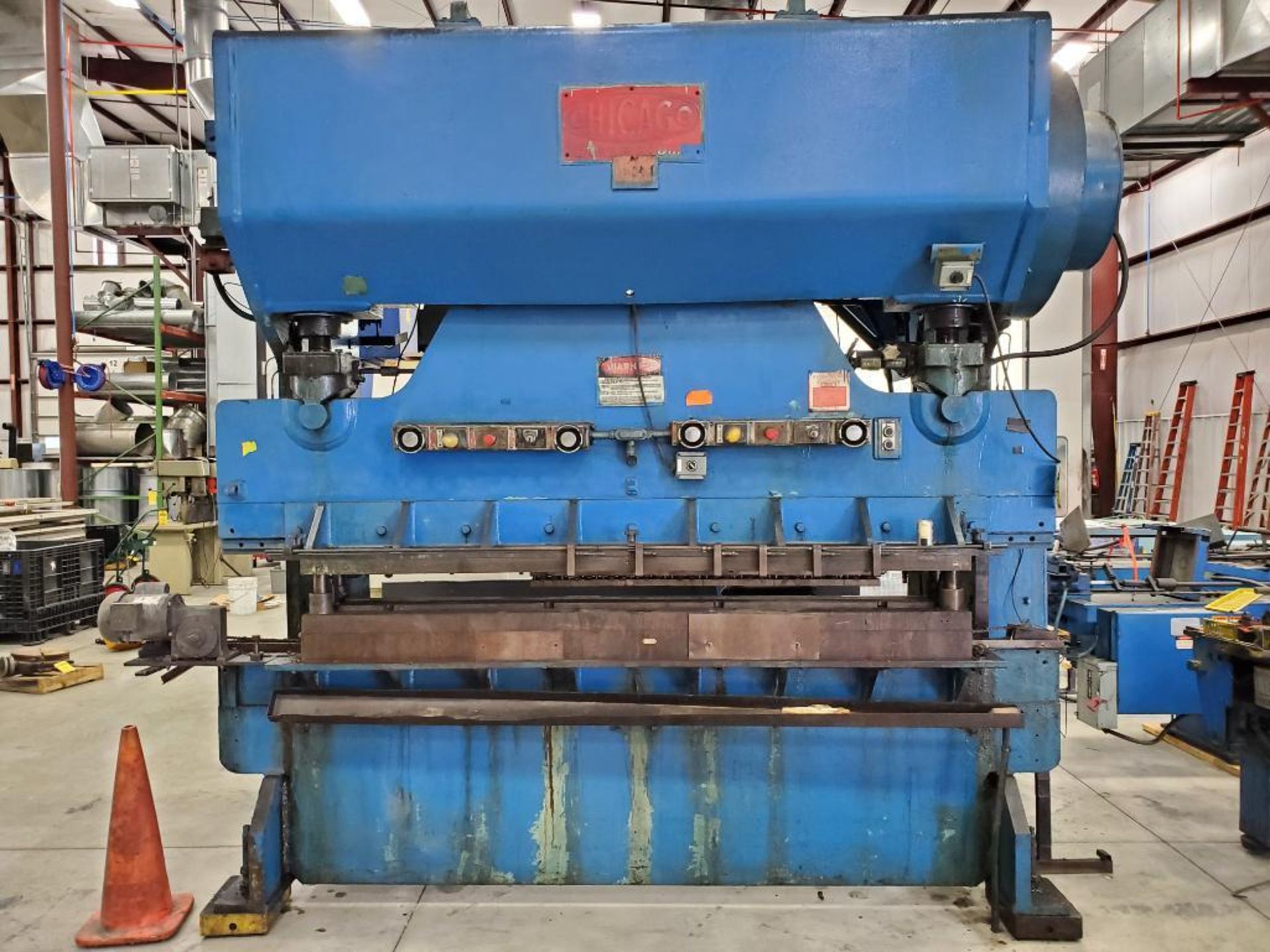 Chicago 150-Ton Press Brake, Model 810R, S/N L-20677, Knockout Die w/ Chain Cleanout Conveyor, Motor