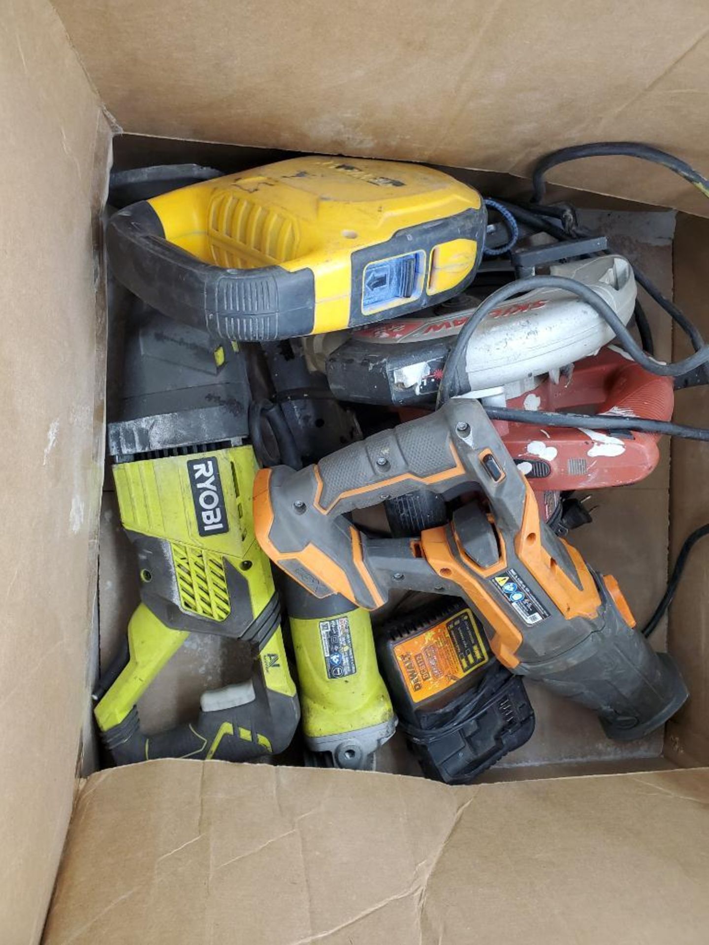 Skil-Saw Electric Circular Saw, Ryobi Angle Grinder, (2) Cordless Reciprocating Saws, Dewalt Industr - Image 2 of 9