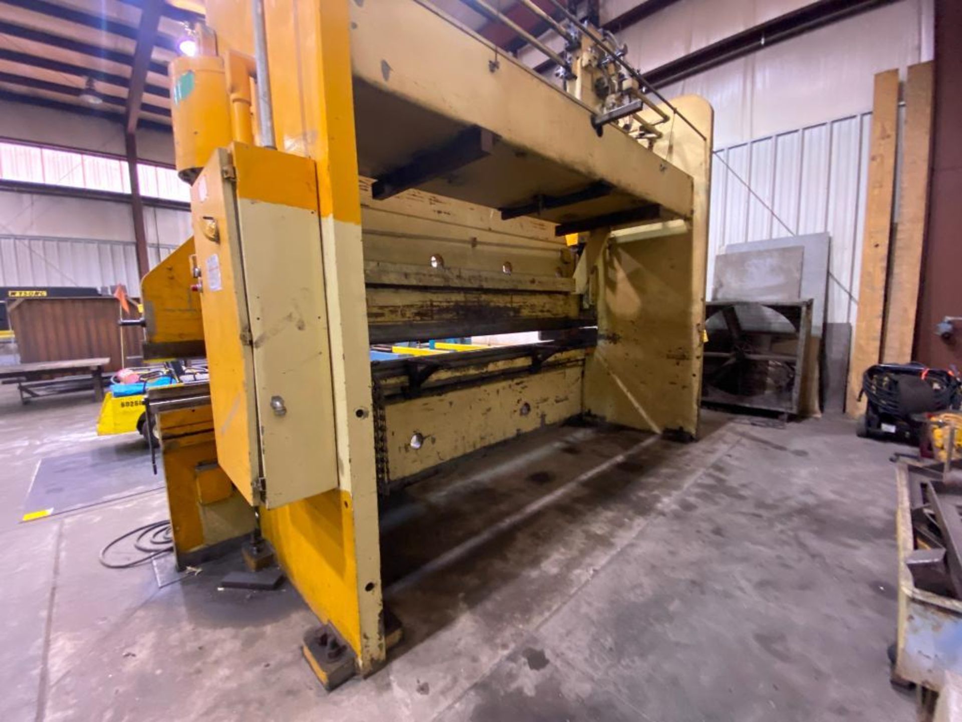 Cincinnati 400 H Series X 12 Press Brake, 16' x 400-Ton Capacity, 12" Stroke, WS/N 37600 (Rigging/Re - Image 6 of 14