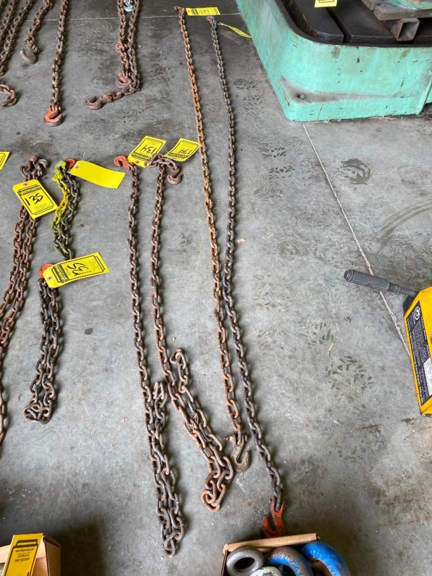 (4) 1/4" Chains: (2) 7', (1) 6', & (1) 5'