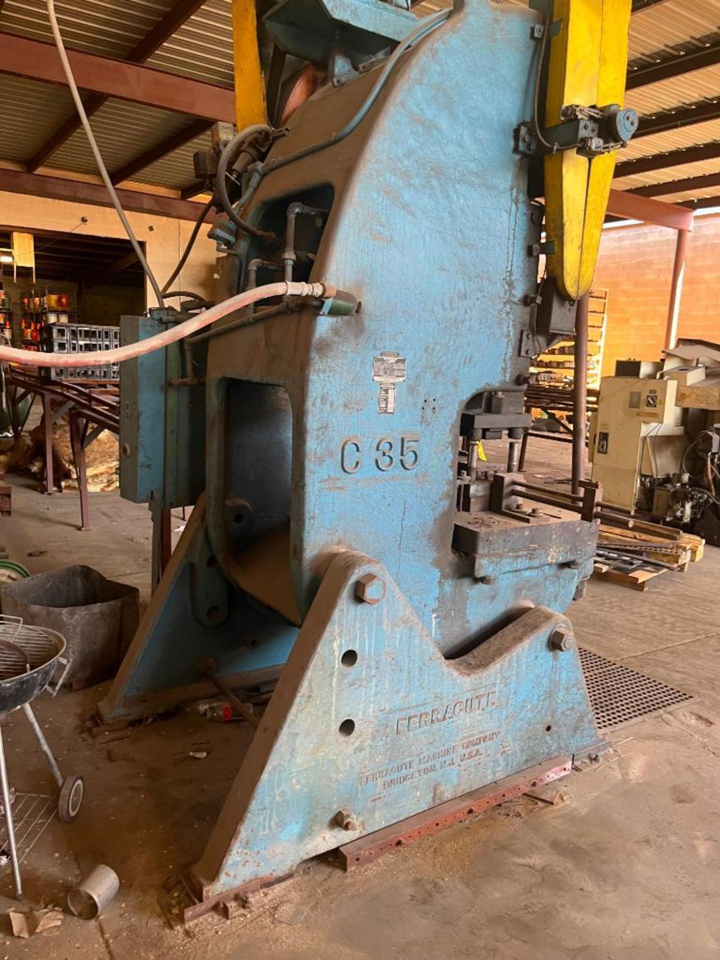 Ferracute 90-Ton Press, Model C-35, S/N 24704, 70 SPM, 4-1/2" Stroke, 3-1/2" Ram Height Adjustment, - Image 4 of 5