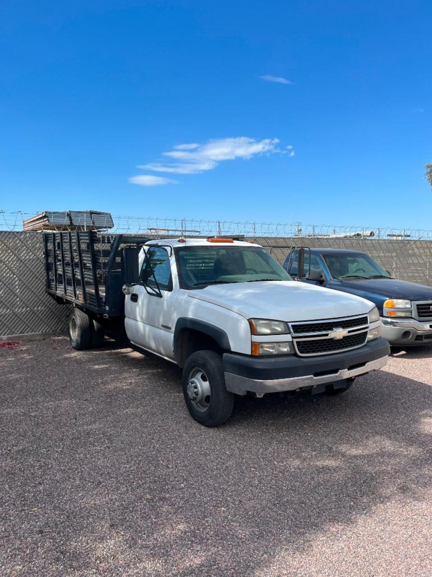 2006 Chevrolet 3500 Single Cab Dually Stake Bed Pickup, 10' Bed, Gasoline Powered, Vin: 1GBJC34UX6E2 - Image 2 of 5