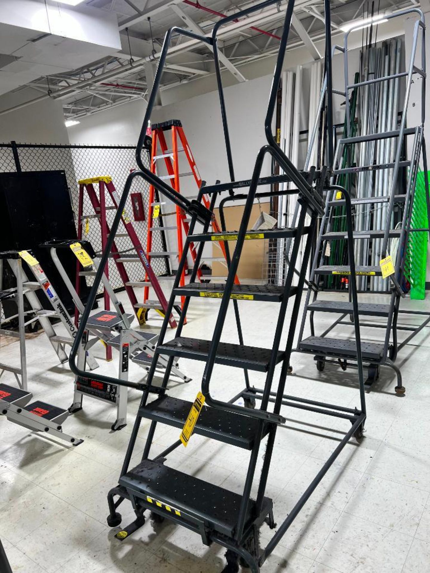 Ballymore 6-Step Rolling Ladder