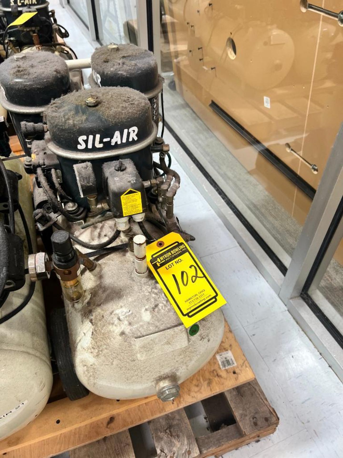 Sil-Air 13-Gallon Portable Air Compressor - Image 2 of 3