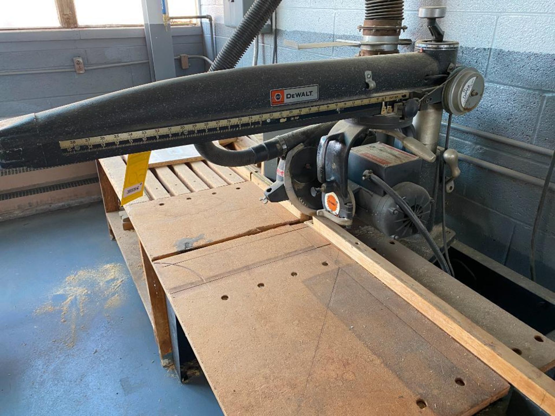 Dewalt Radial Arm Saw, Model 3526, Pre Feed Table, 8' X 17" Conveyor - Image 2 of 6