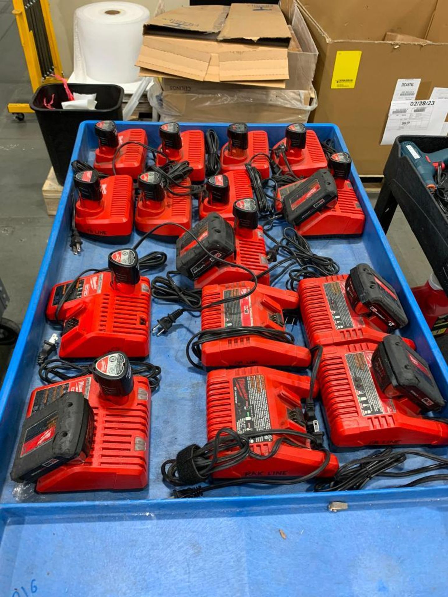 Cart w/ Milwaukee Cordless Tools, (6x) 3/8" Impact Wrenches, (2x) 1/4" Impact Drivers, (1x) 3/8" Ham - Image 2 of 3