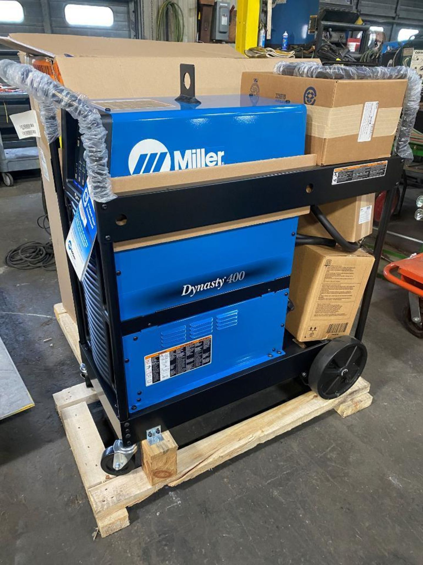 Miller Dynasty 400 Tigrunner TIG Welder (New), Model 907717001, S/N NC410140L, w/ Coolmate 3.5, & Ca