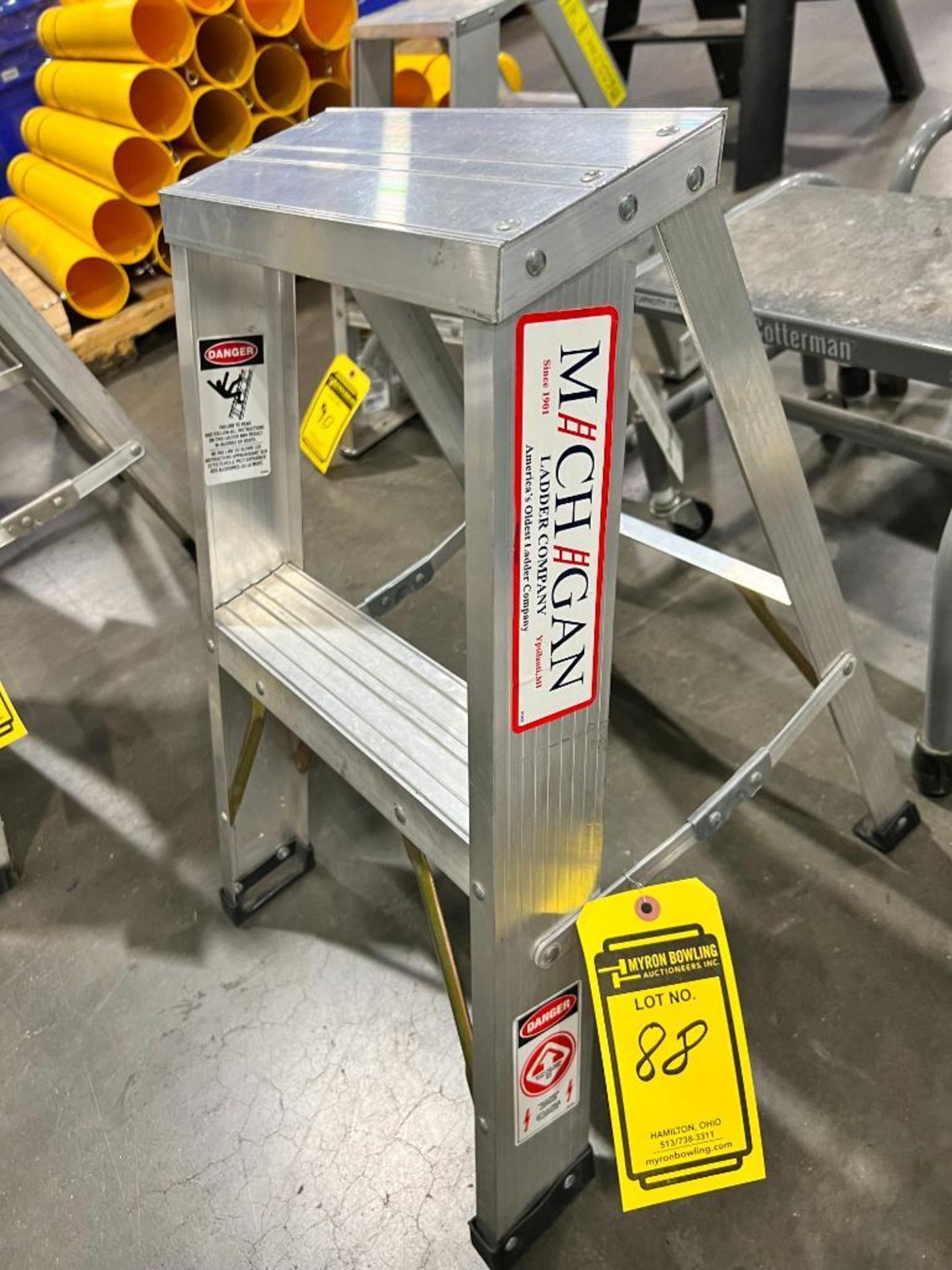 Michigan Aluminum Step Ladder, 225 LB. Max. Weight - Image 2 of 2