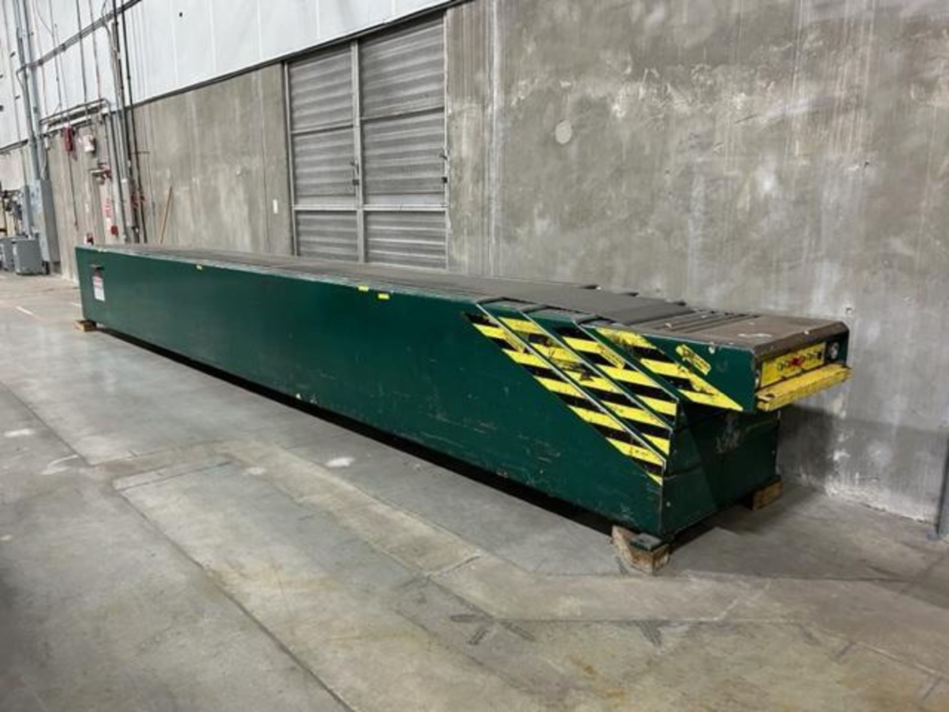 Siemens Dematic Telescopic Belt Conveyor ($250 Loading Fee Will Be Added To Invoice) - Image 3 of 10