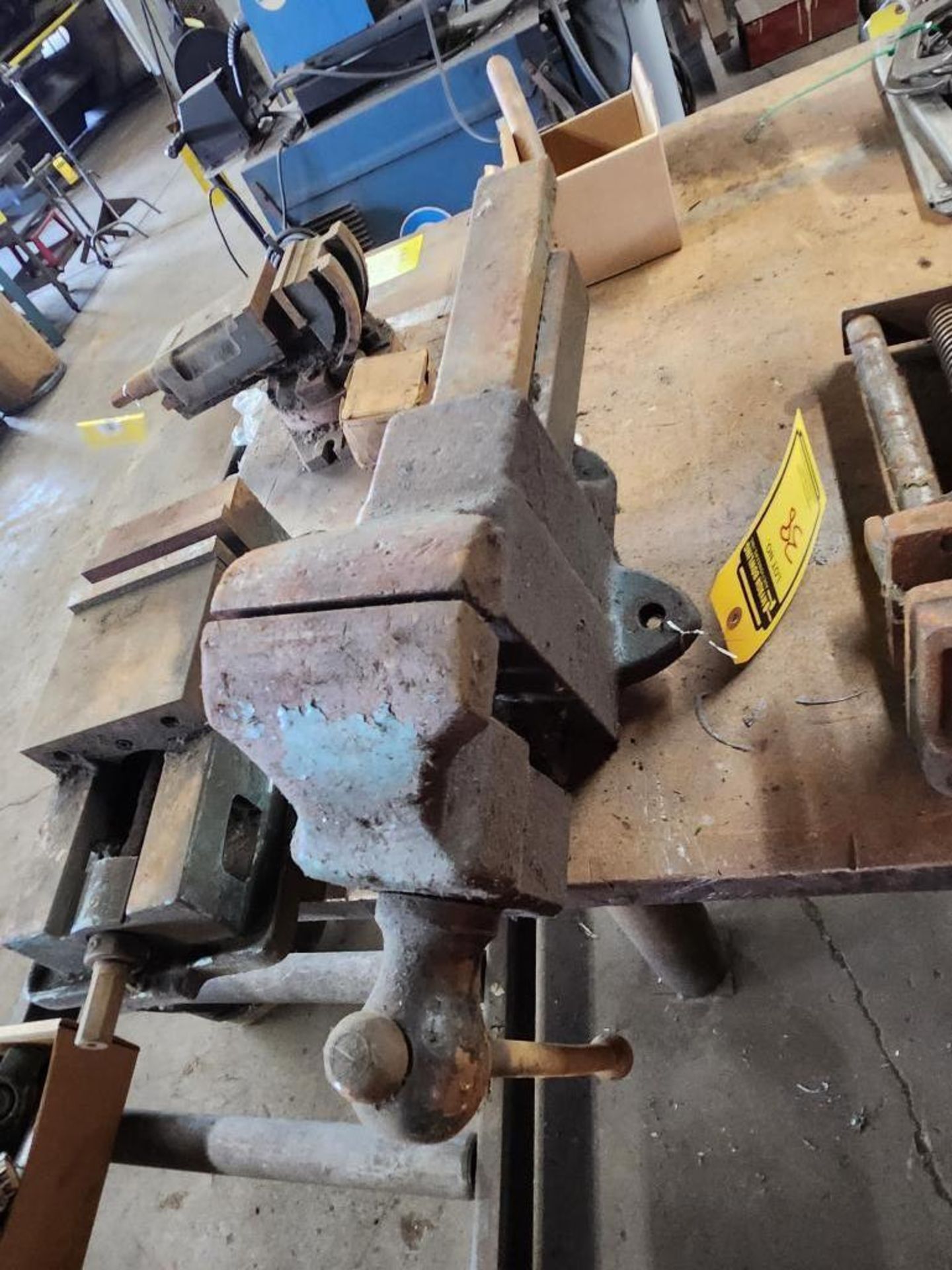 Bench Vise - Image 2 of 4