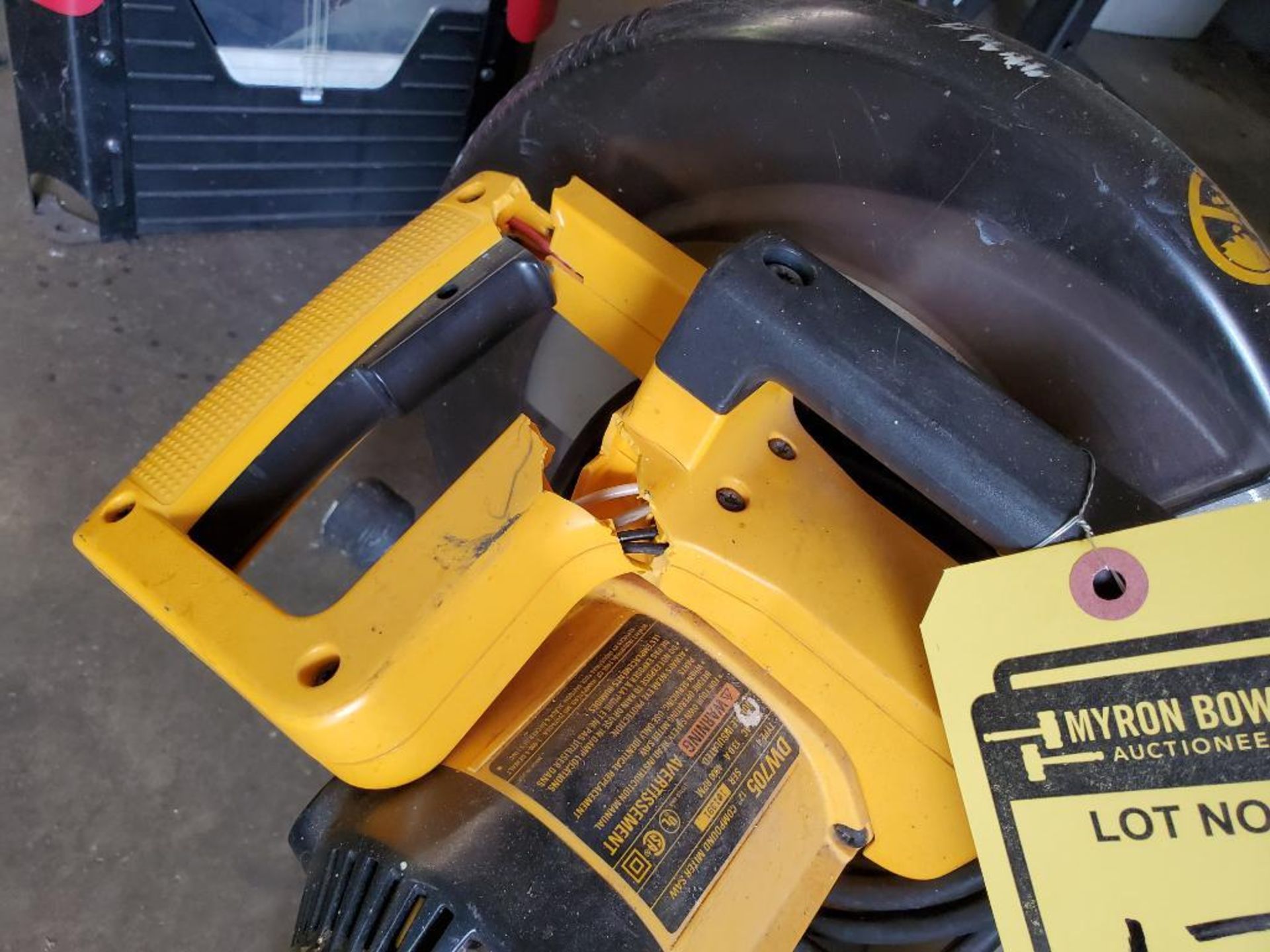 Dewalt 12" Miter Saw, Model DW075 - Image 7 of 7