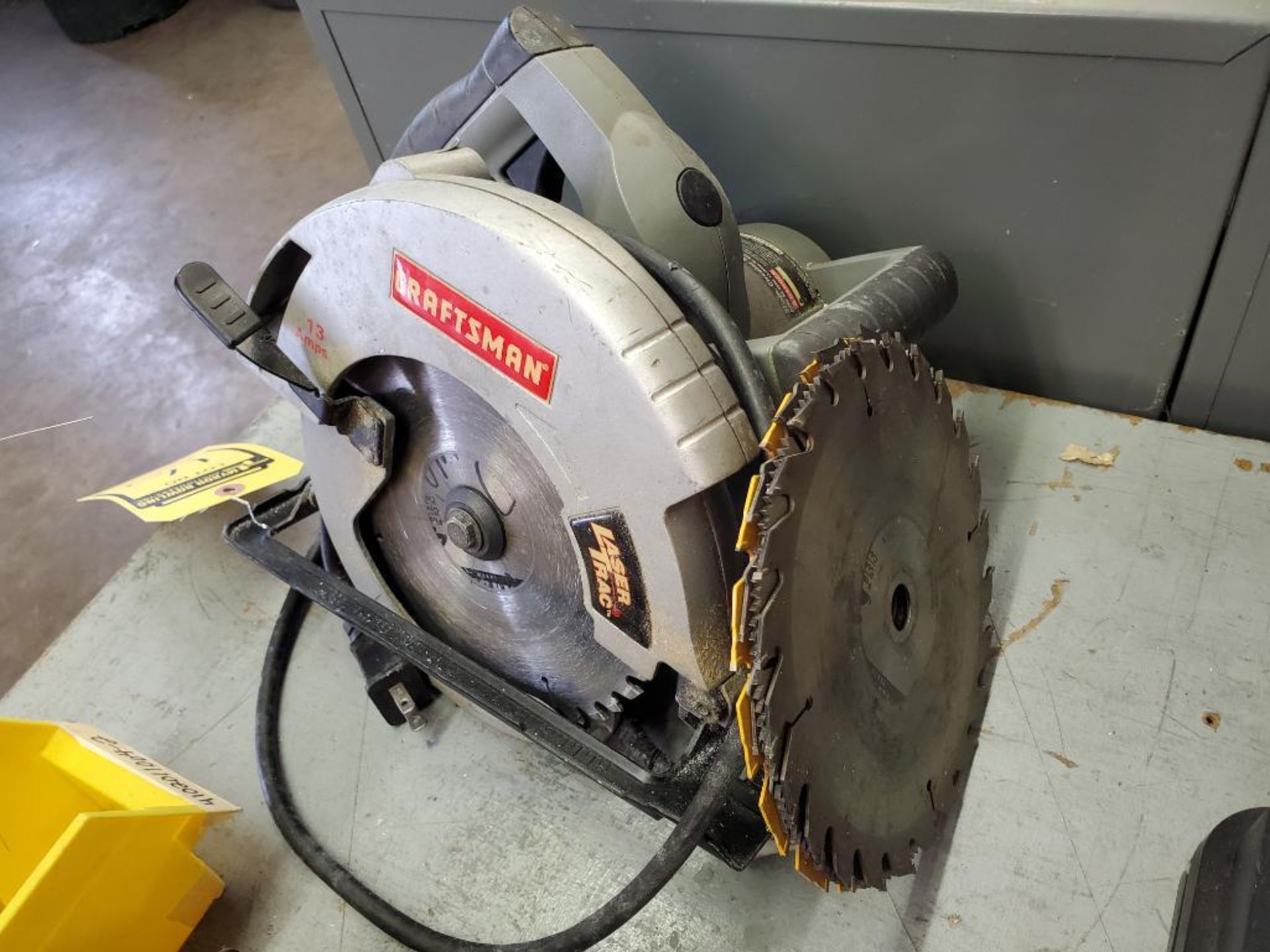 Craftsman 7-1/4" Skill Saw w/ Spare Blades - Image 5 of 5