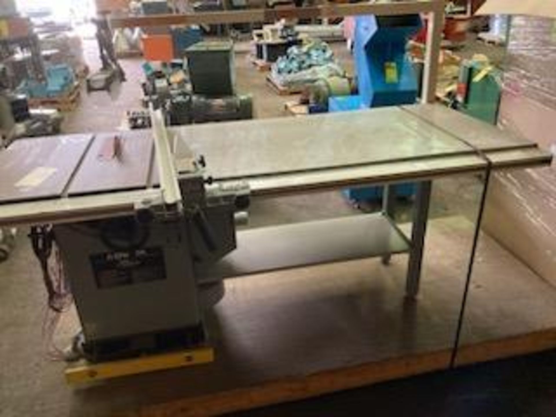 Delta Table Saw w/ Extended Table (Location: 279 Burrows St., Rochester, NY 14606) - Image 2 of 5