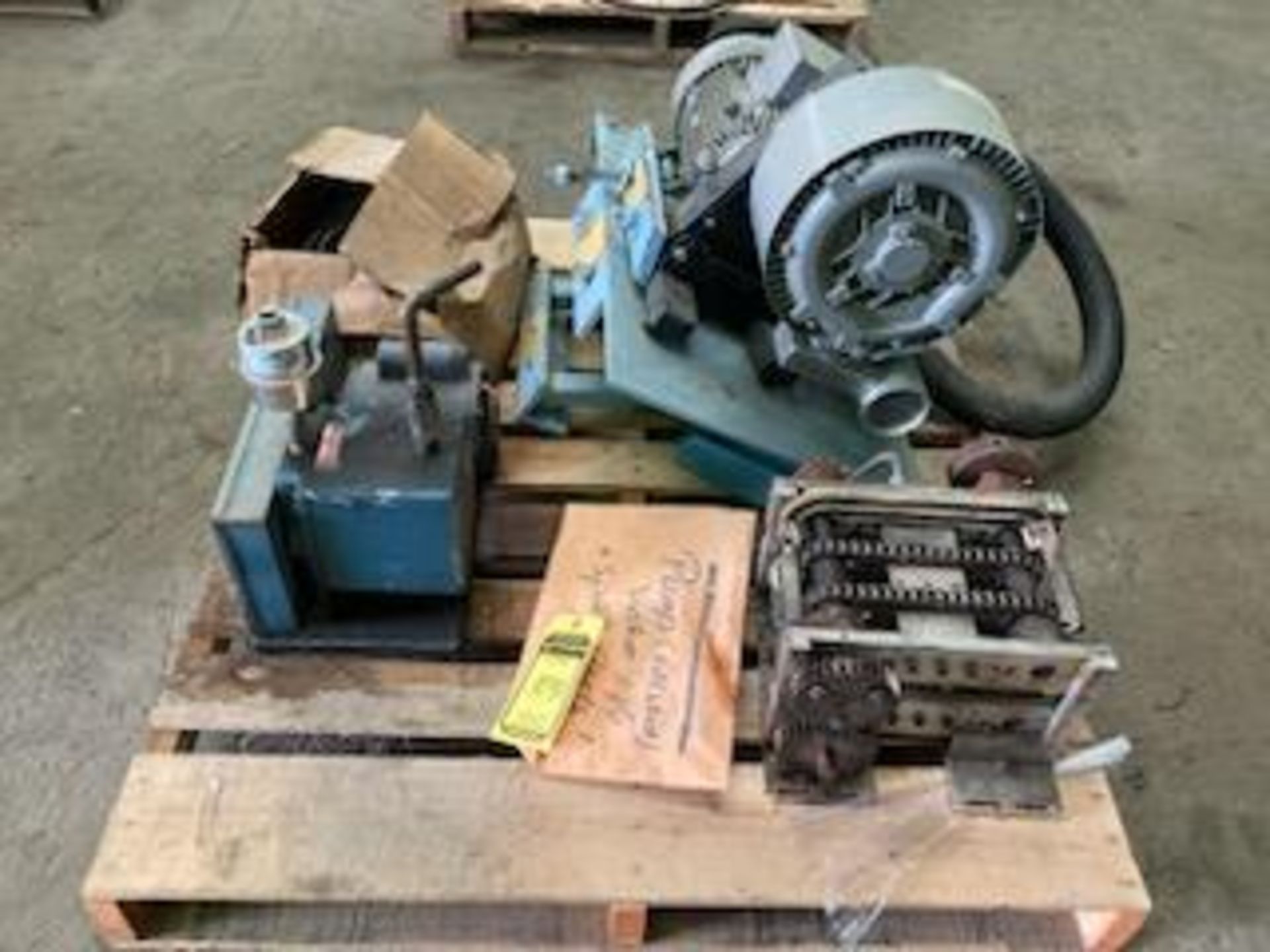 Pallet w/ Vacuum Pump, HPU & Box of Hardware (Location: 279 Burrows St., Rochester, NY 14606)