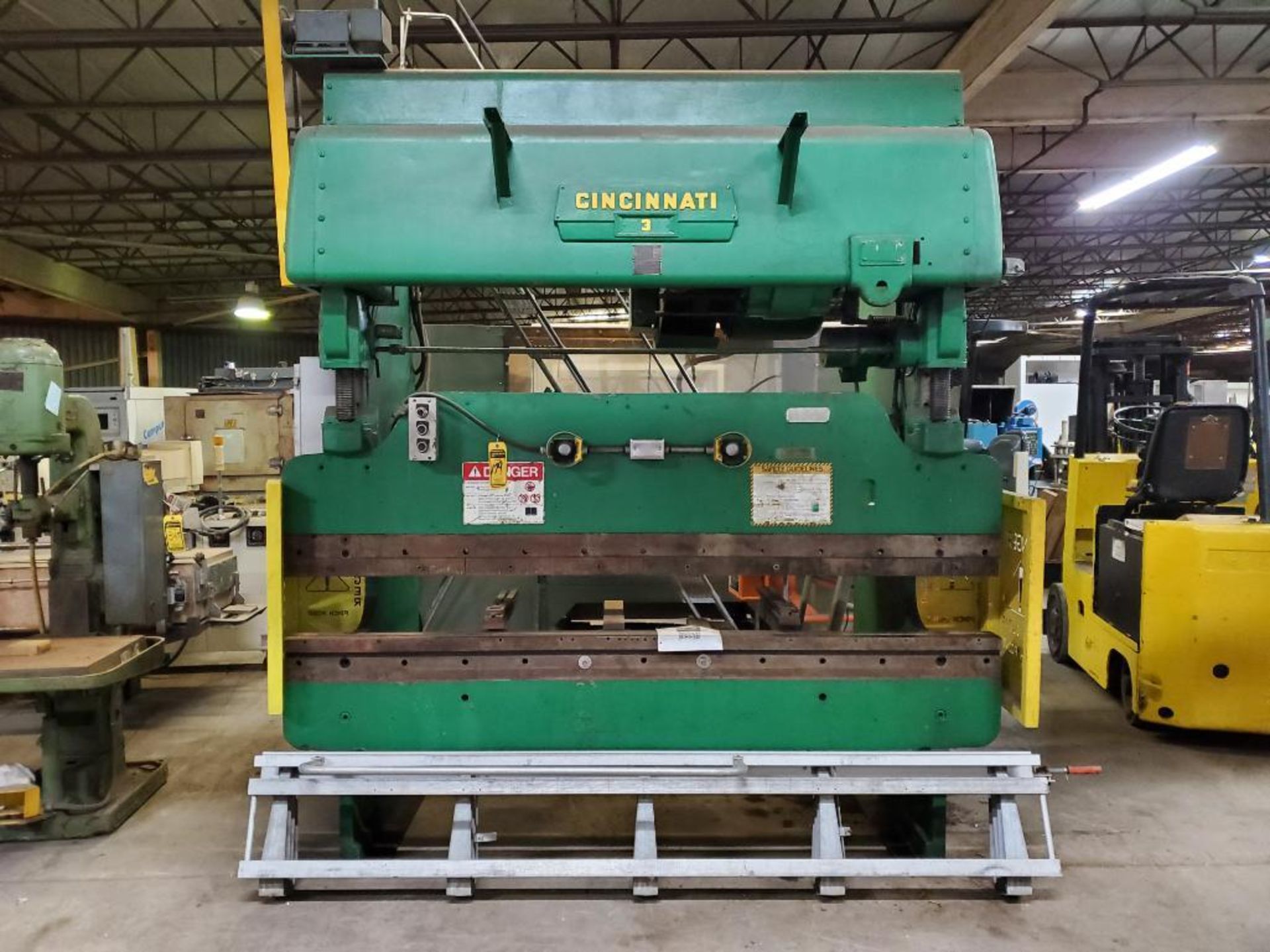 Cincinnati No. 3 80-Ton X 8' Press Brake, 5 HP, 220/440V, 3 Phase