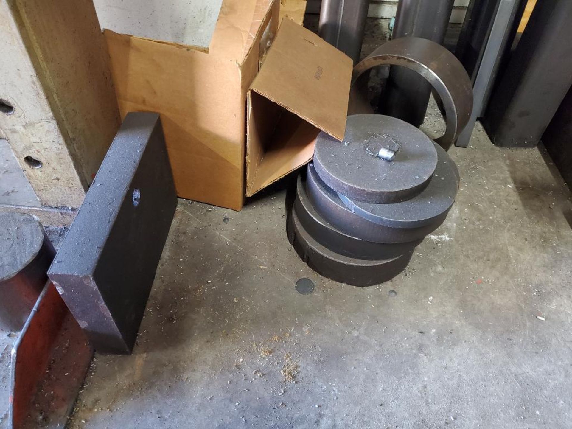 Scrap Lot; Shelf, Transformer, Tube Cut-Offs, Welding Wire, Fabricated Steel, Cabinet, Microwave, & - Image 15 of 19