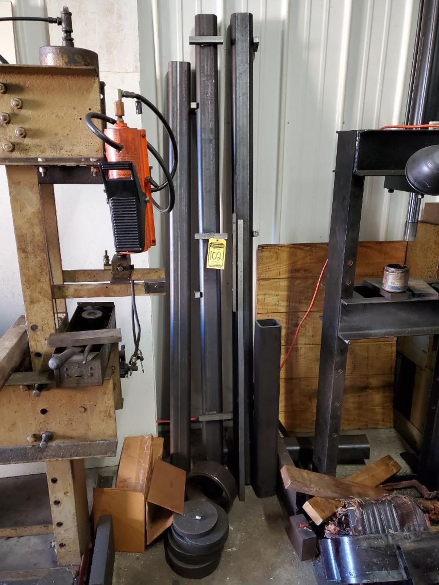 Scrap Lot; Shelf, Transformer, Tube Cut-Offs, Welding Wire, Fabricated Steel, Cabinet, Microwave, & - Image 14 of 19