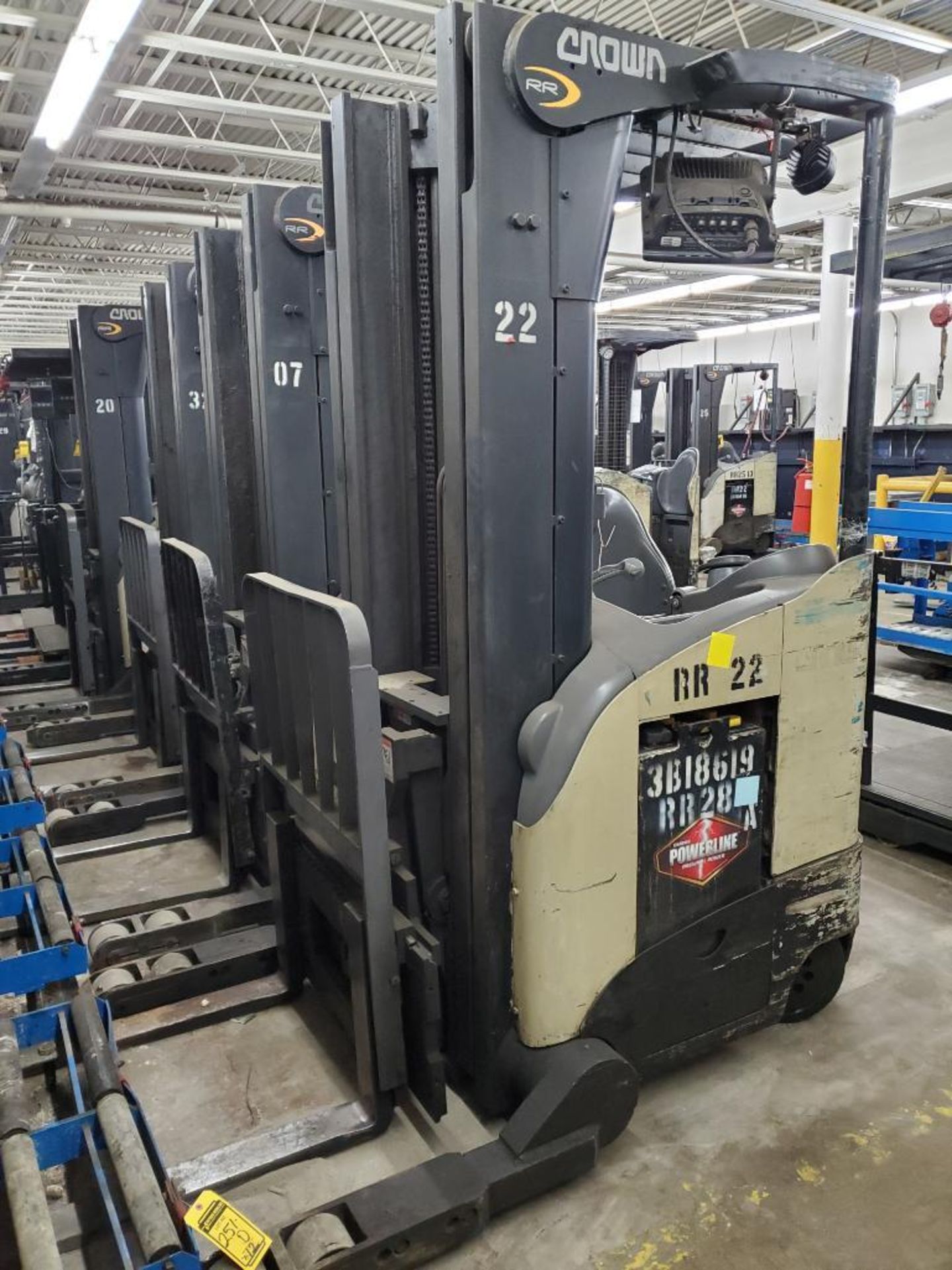 Crown RR 5200 Series Electric Reach Truck, Model RR5220-45, S/N. 1A322087, 4,500 LB. Lift Capacity, - Image 4 of 10