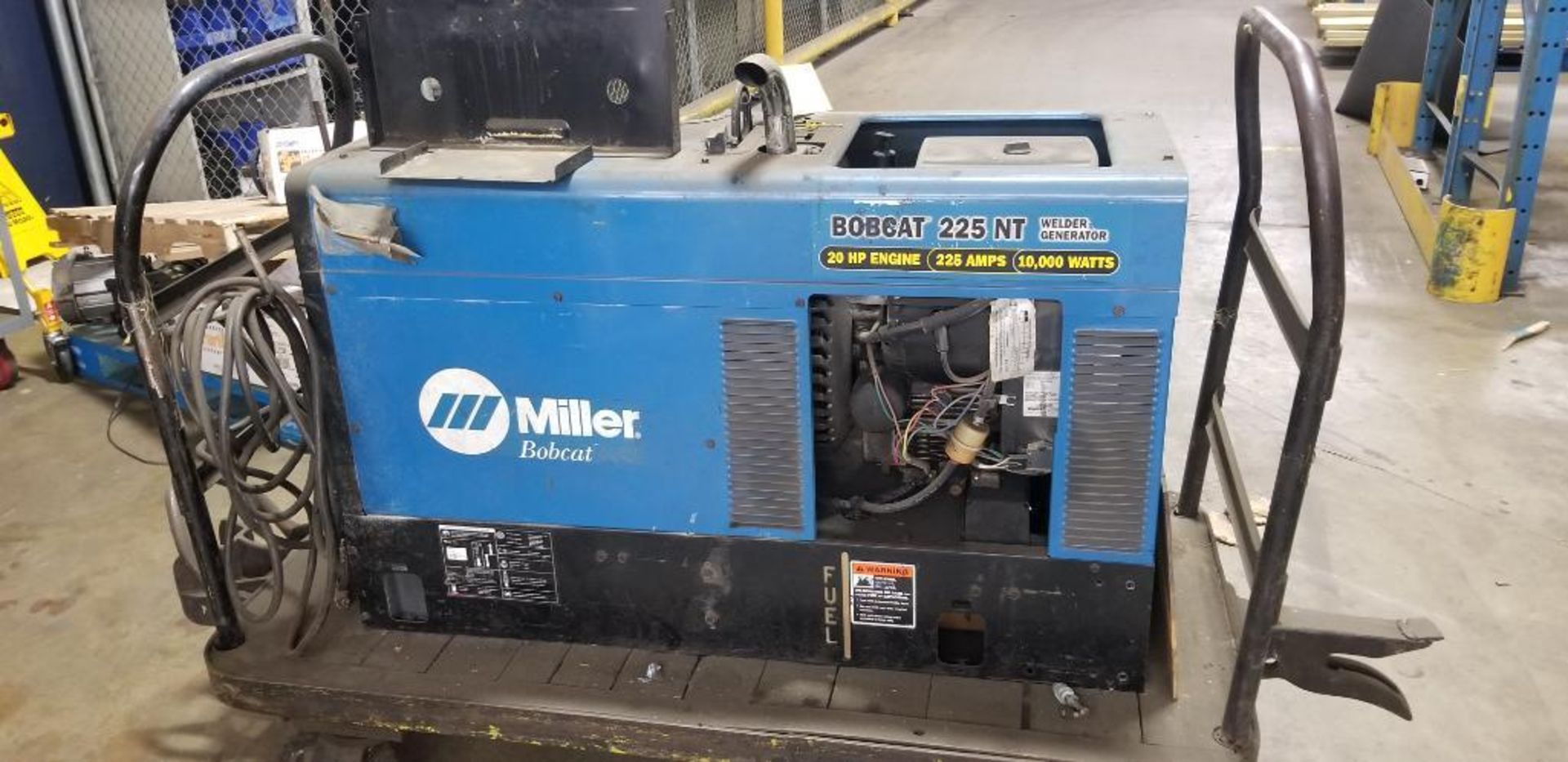 Miller Bobcat 225 NT Welder/Generator, Model 903517, S/N LE066316, Gasoline, 20hp, 10,000 Watts ($50 - Image 3 of 9