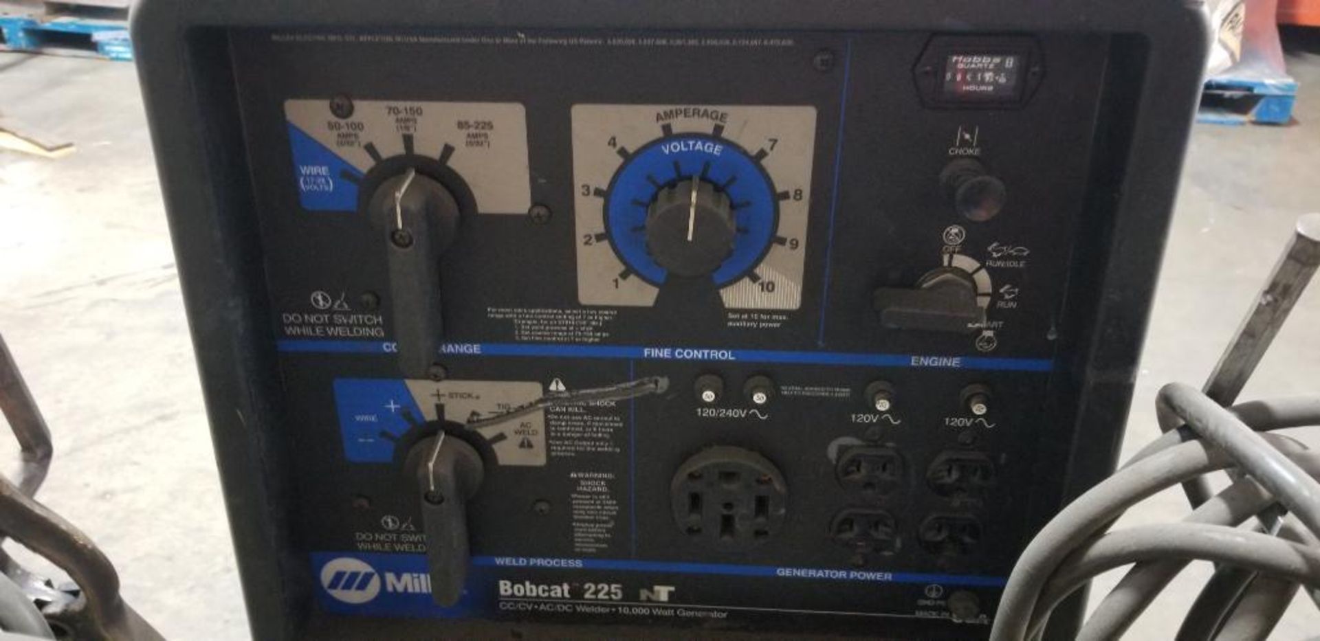 Miller Bobcat 225 NT Welder/Generator, Model 903517, S/N LE066316, Gasoline, 20hp, 10,000 Watts ($50 - Image 4 of 9