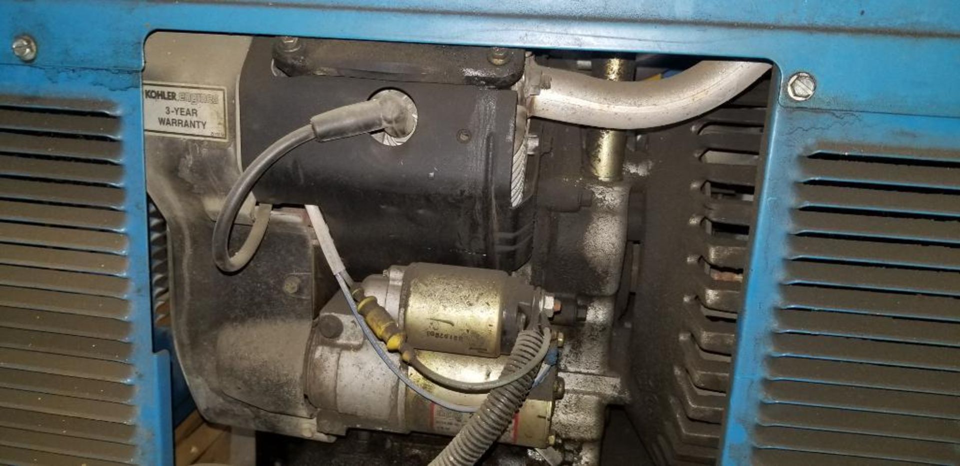 Miller Bobcat 225 NT Welder/Generator, Model 903517, S/N LE066316, Gasoline, 20hp, 10,000 Watts ($50 - Image 7 of 9