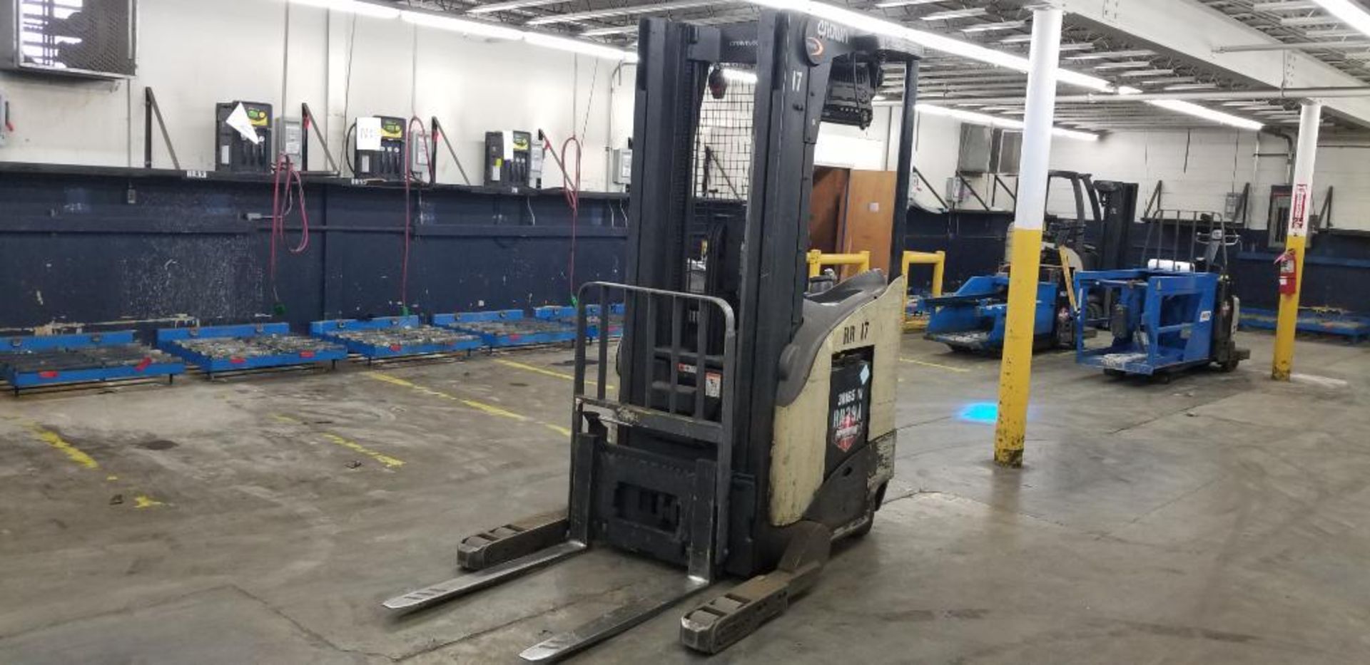 Crown RR 5200 Series Electric Reach Truck, Model RR5220-45, S/N 1A274886, 4,500 LB. Lift Capacity, 2 - Image 2 of 8