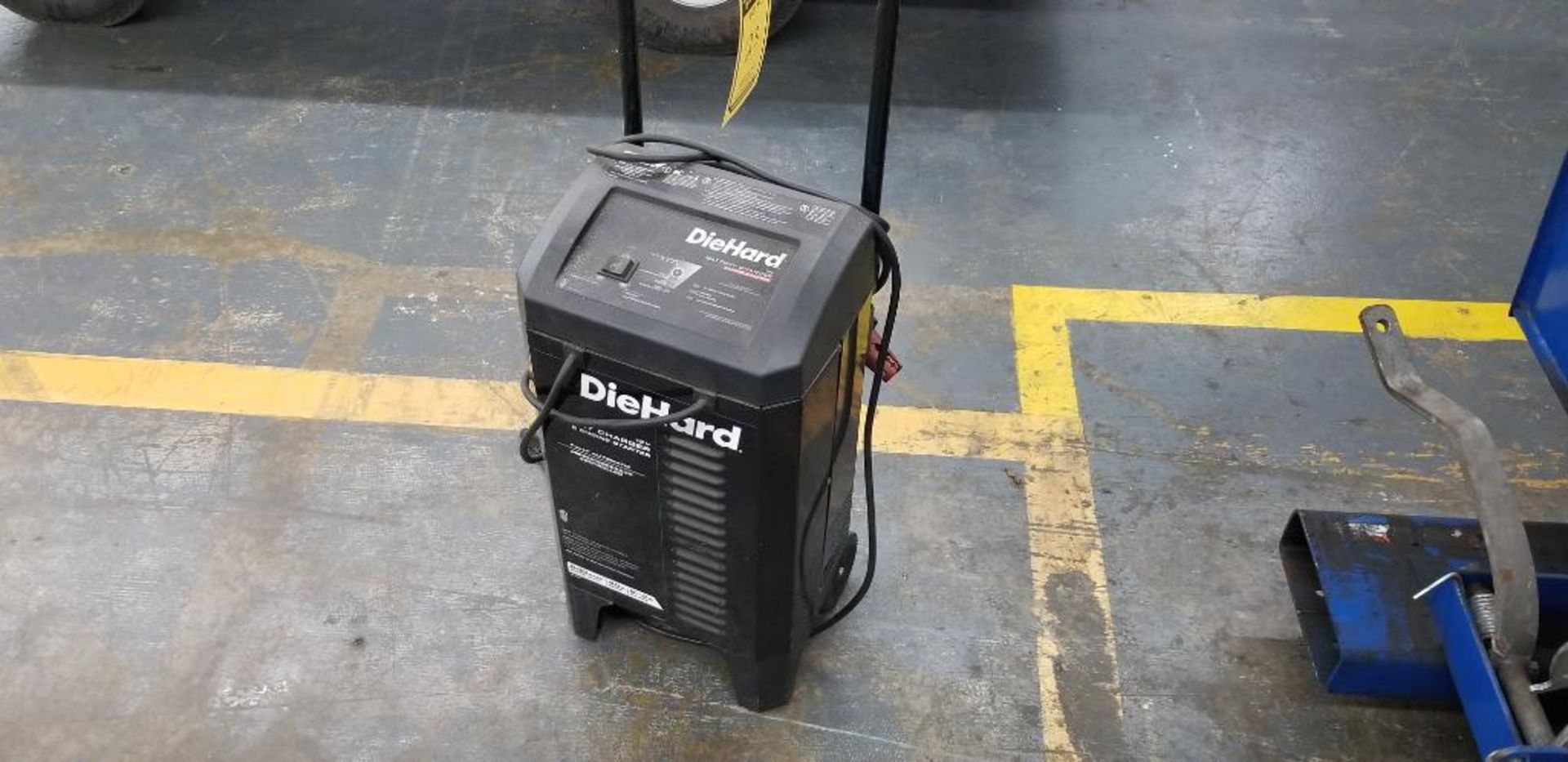 Diehard Battery Charger/ Engine Starter, Model 81331, Input: 120v, Output: 12v