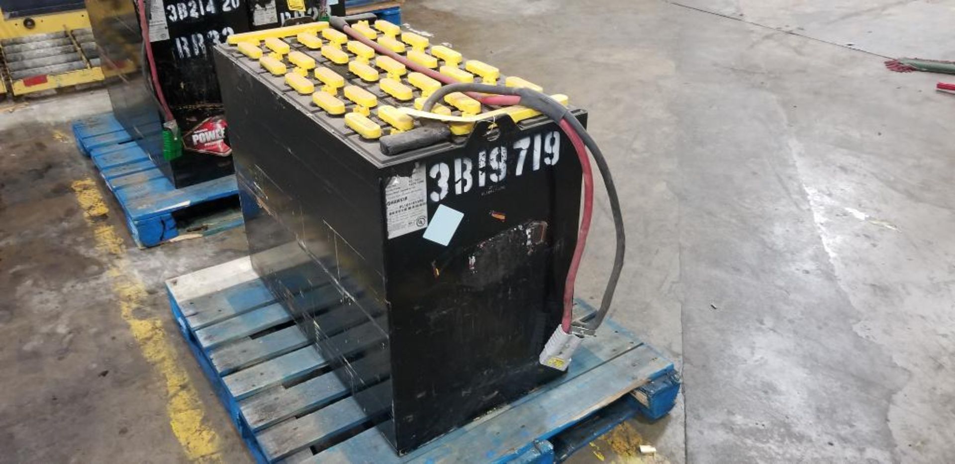 Hawker Powerline Battery, EO-583, 36v, 1000A.H., Battery Weight: 2,811 LB., 38" L x 20" W x 31" H ($ - Image 2 of 5