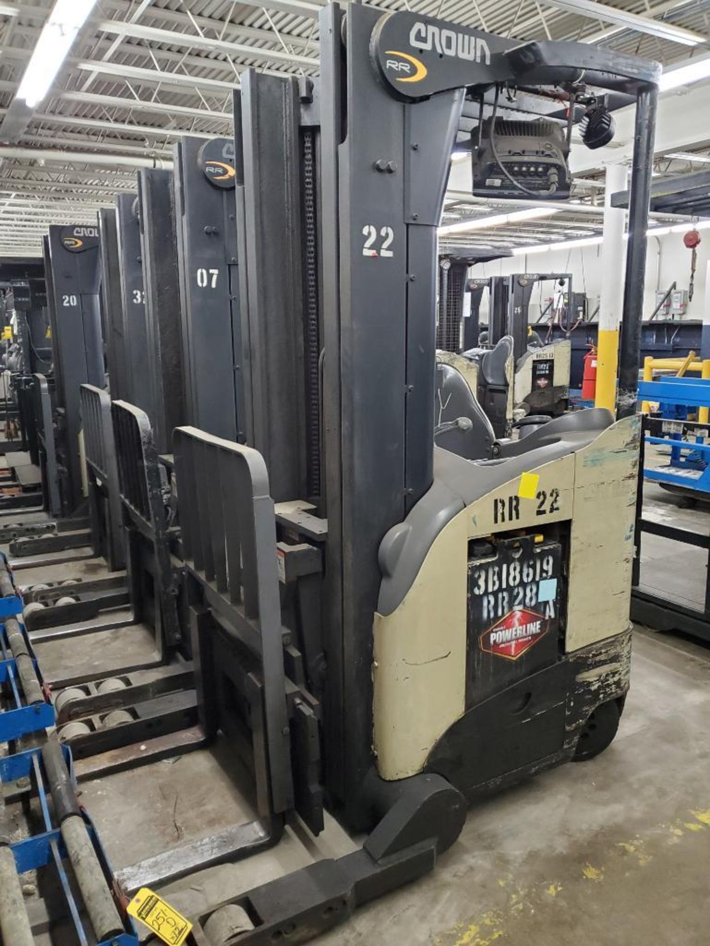 Crown RR 5200 Series Electric Reach Truck, Model RR5220-45, S/N. 1A322087, 4,500 LB. Lift Capacity, - Image 3 of 10