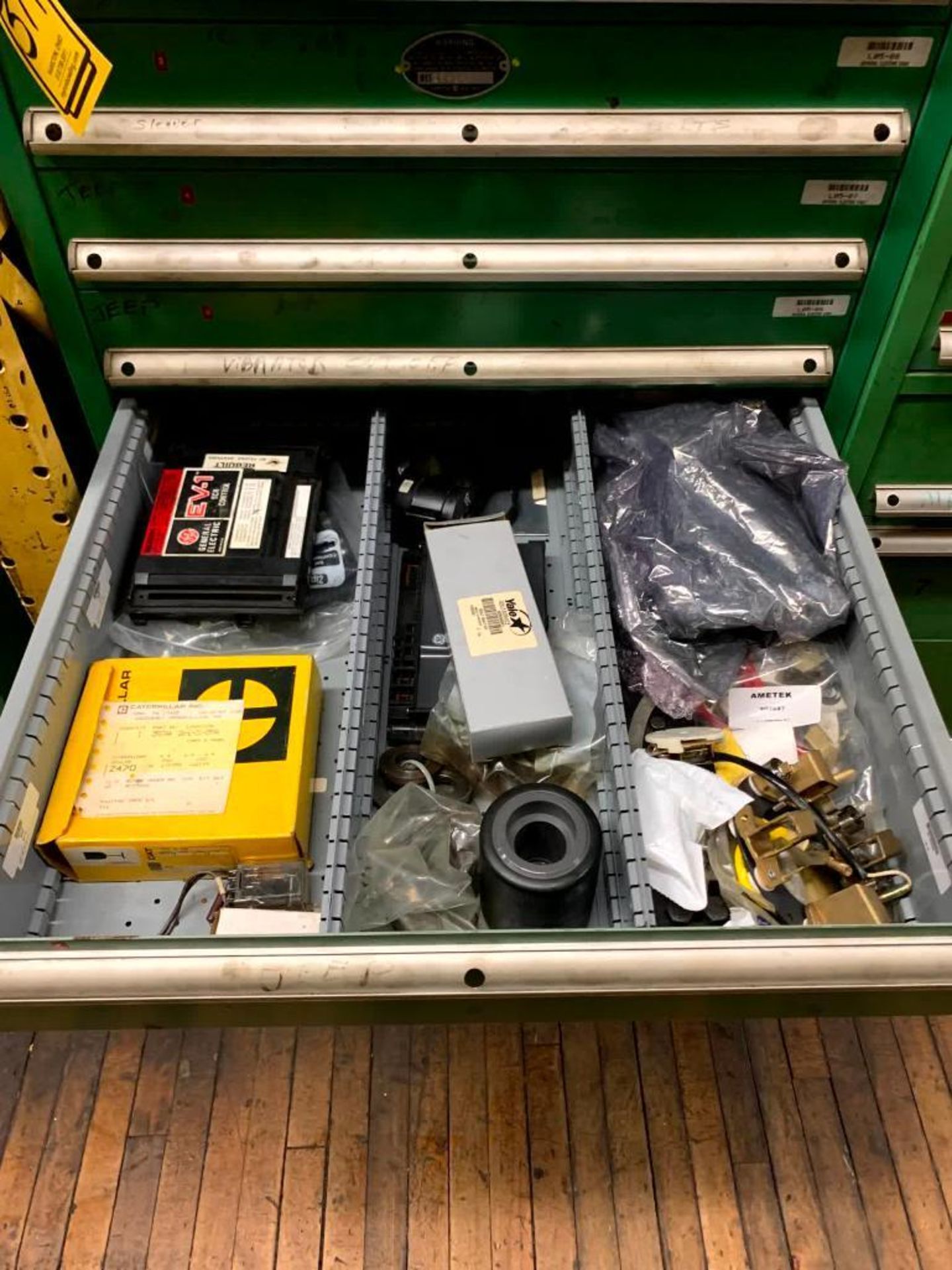 Lista 10-Drawer Cabinet: Fuses, Sprockets, Bushings, Controls, Bearings By MRC, Seal Master Mounted - Image 7 of 10