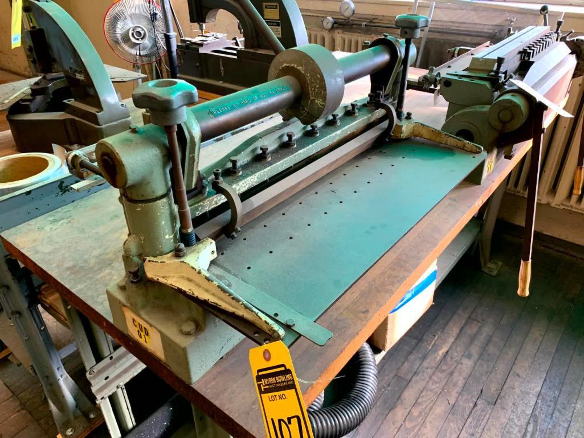 Di-Acro Shear No. 4, 24" Width, S/N 4016 - Image 2 of 2