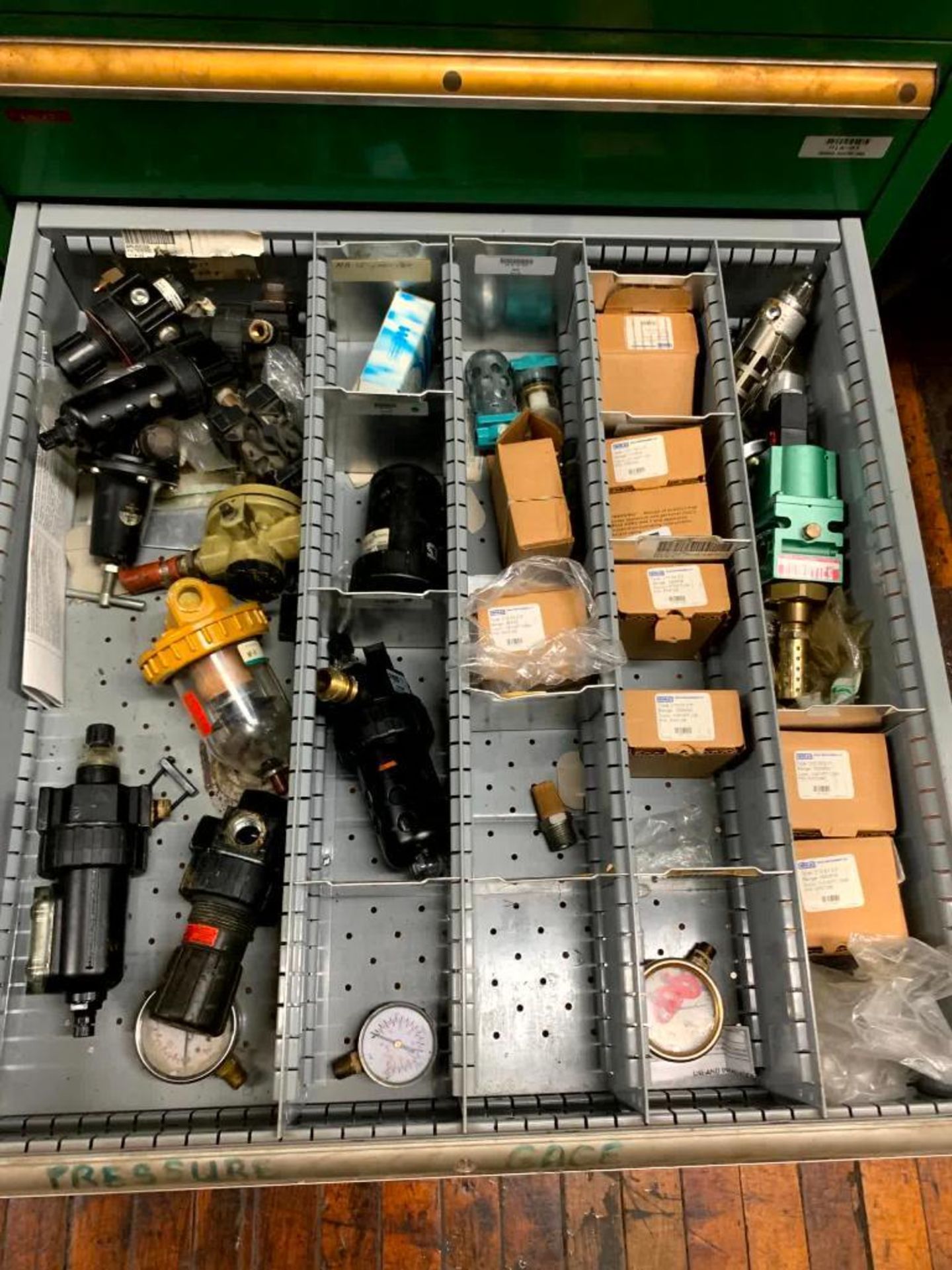 Lista 9-Drawer Cabinet: Cylinders, Oil Seals, Repair Kits, Pressure Gauges - Image 10 of 11