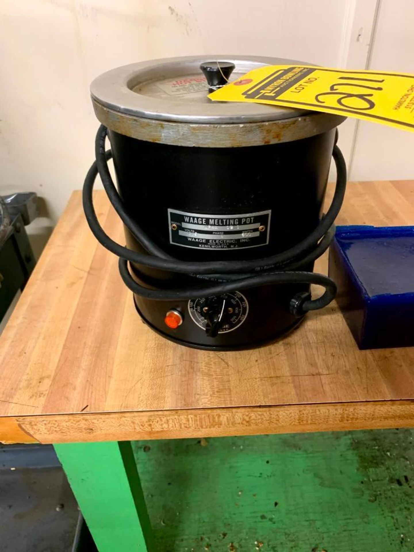 Waage Melting Pot, Model WP4A, 115 V, 600 Watt, w/ Wax Block - Image 2 of 4