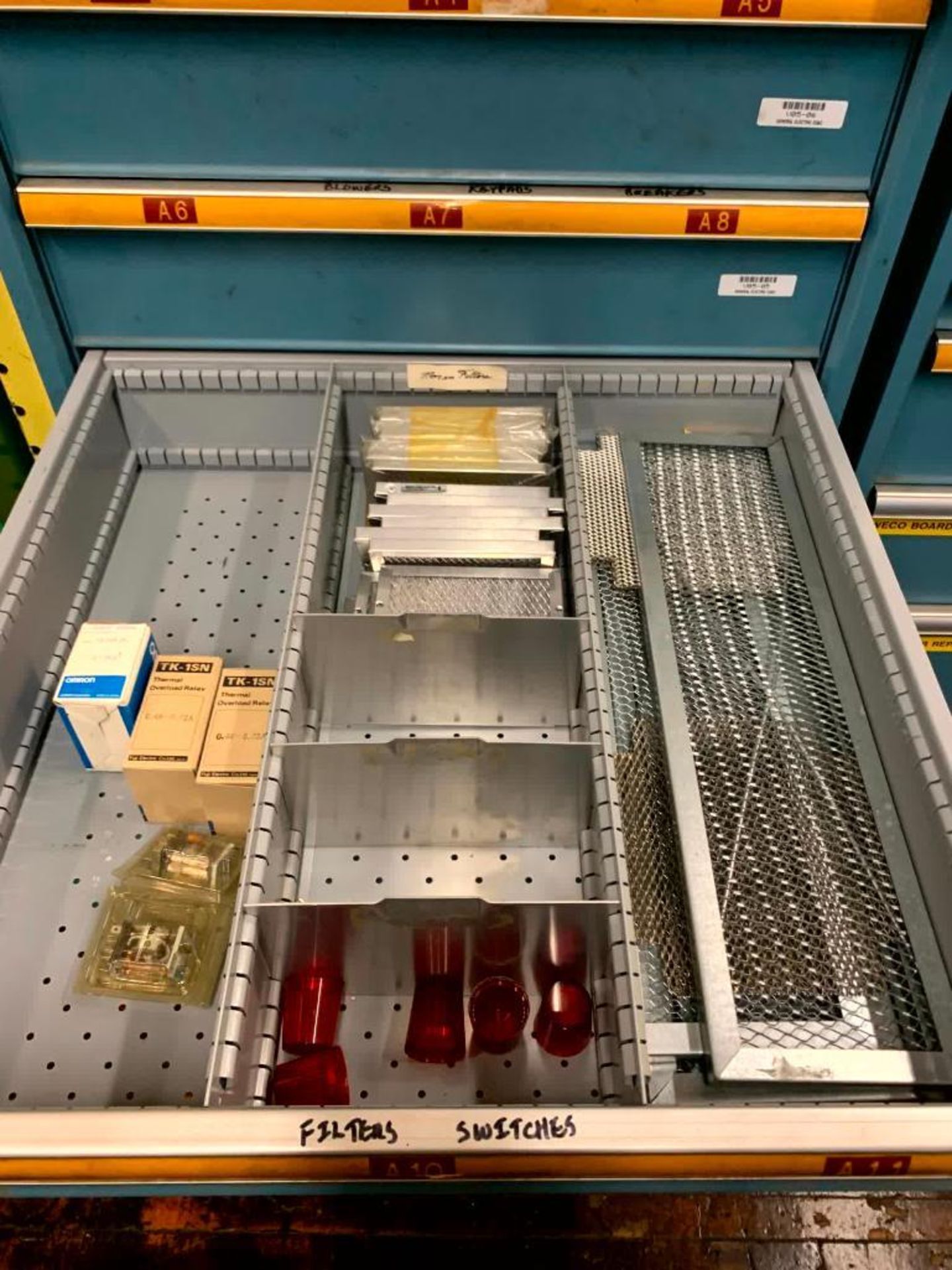 Lista 7-Drawer Cabinet: Fans, Switches, Induction Motor, Relays, Fanuc Power Unit, Fanuc Keypads, Fa - Image 5 of 9