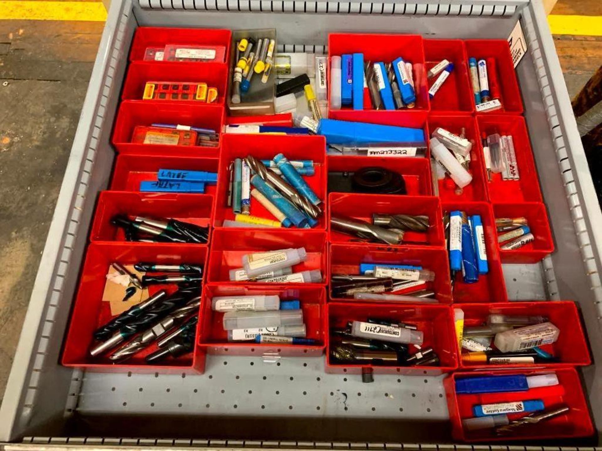 Lista 9-Drawer Cabinet: Taps, Drills, Drill Blanks, Die Handles, Endmills, Drill Indexes, Reamers - Image 9 of 13