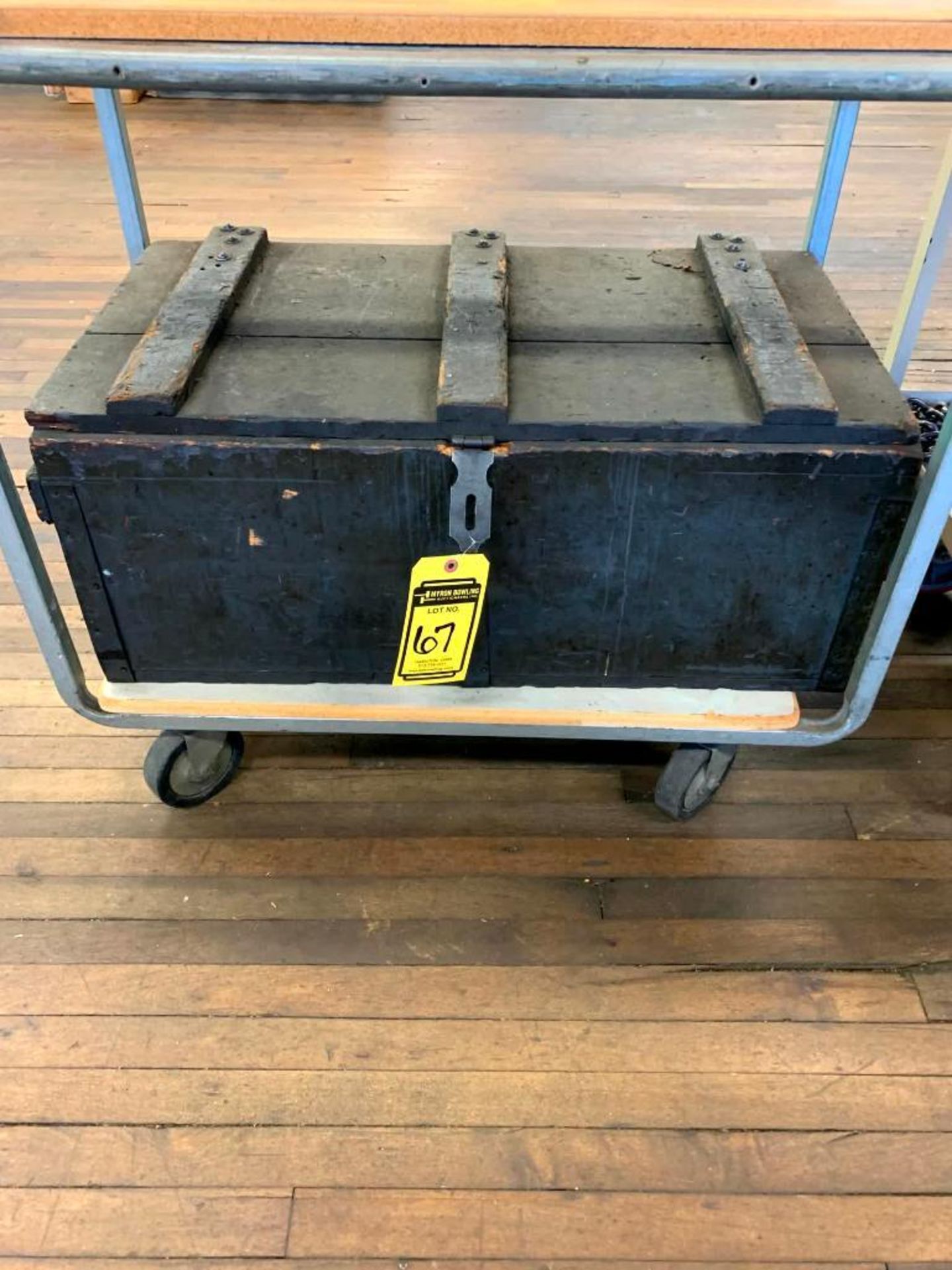 Crate w/ Portable Hydraulic Jacks & Hand Pump - Image 5 of 5