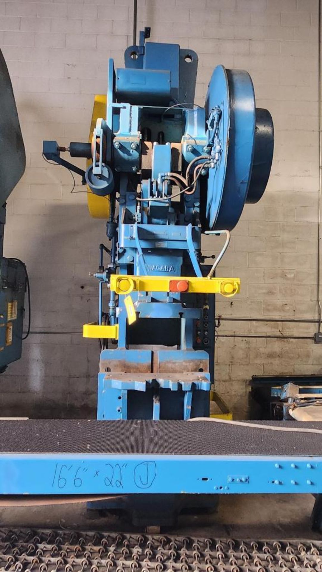 Niagara Horn Press, Model HF-4 1/2, S/N 44864, 75-Ton, Stroke 8", Stroke/Min 42, Ram Area 24" X 18",