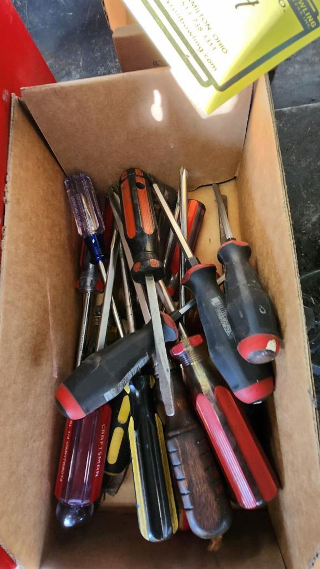 Box of Assorted Screw Drivers - Image 2 of 4