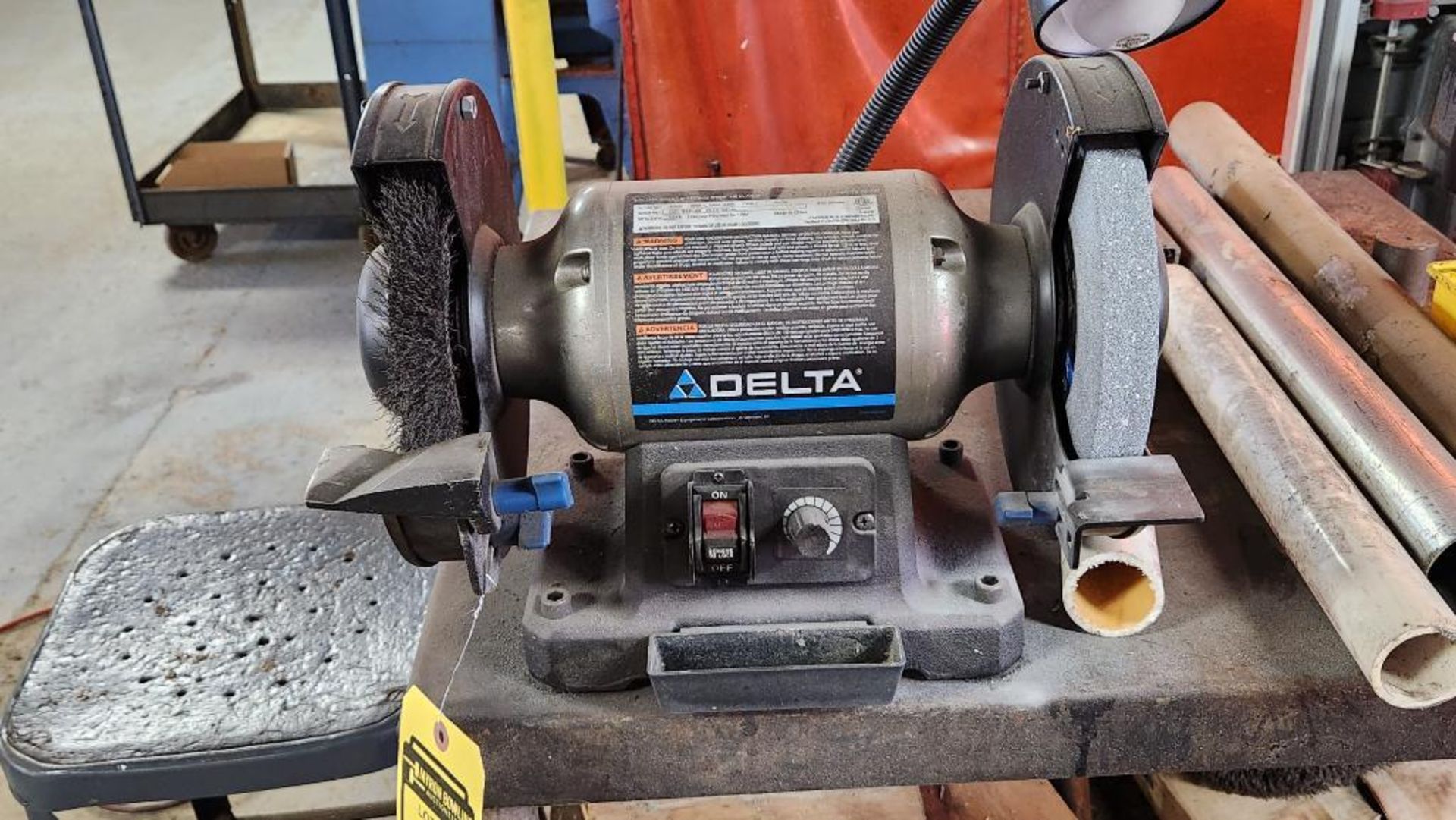 Delta 8" Bench Grinder, Model 23-197, S/N 14K-013146-2014-48-AL, 120 V, w/ Steel Shop Table - Image 3 of 6