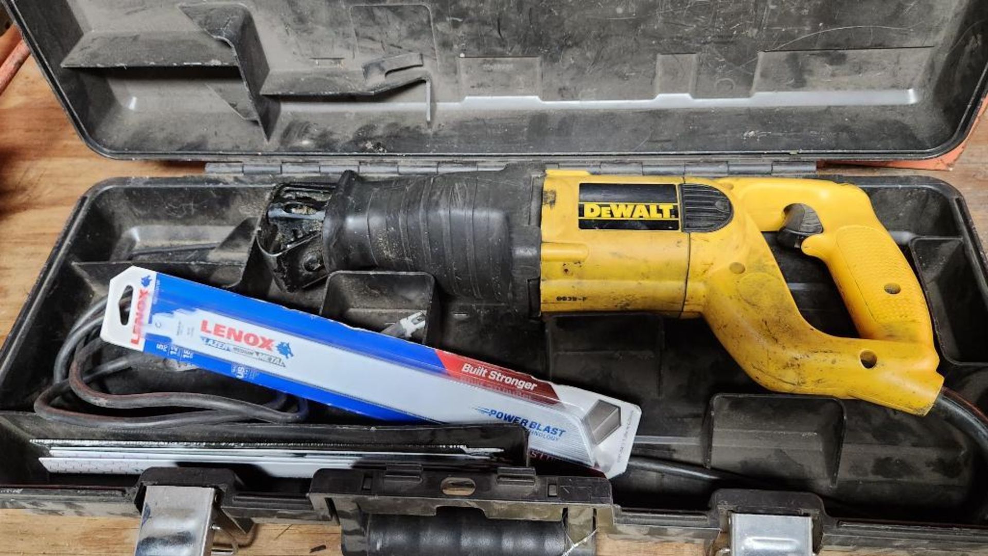 Dewalt Sawzall, Model DW303, S/N 1124950, w/ Case & Assorted Blades