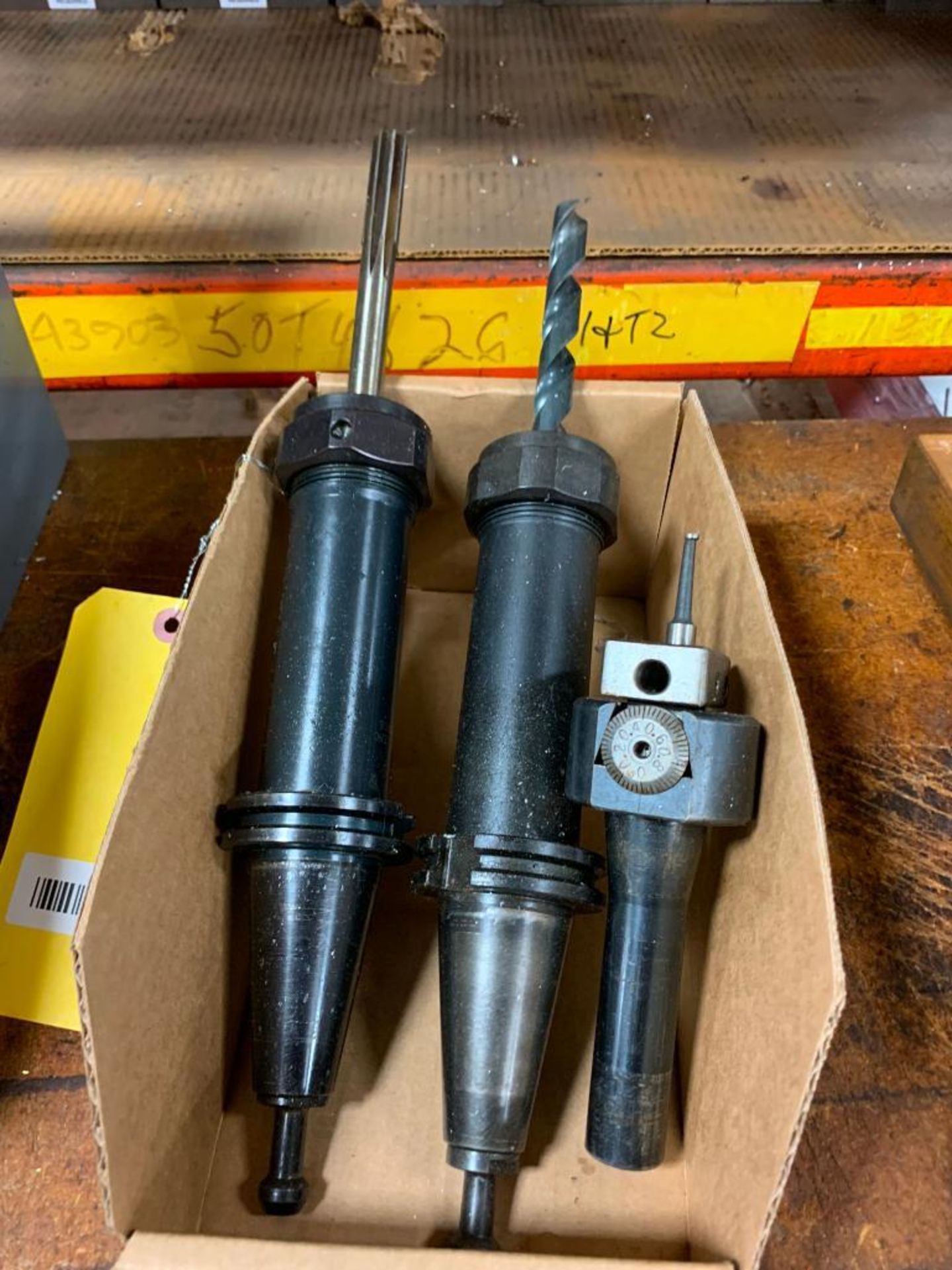 Box w/ 40-Taper Tool Holders, R-8 Boring Head