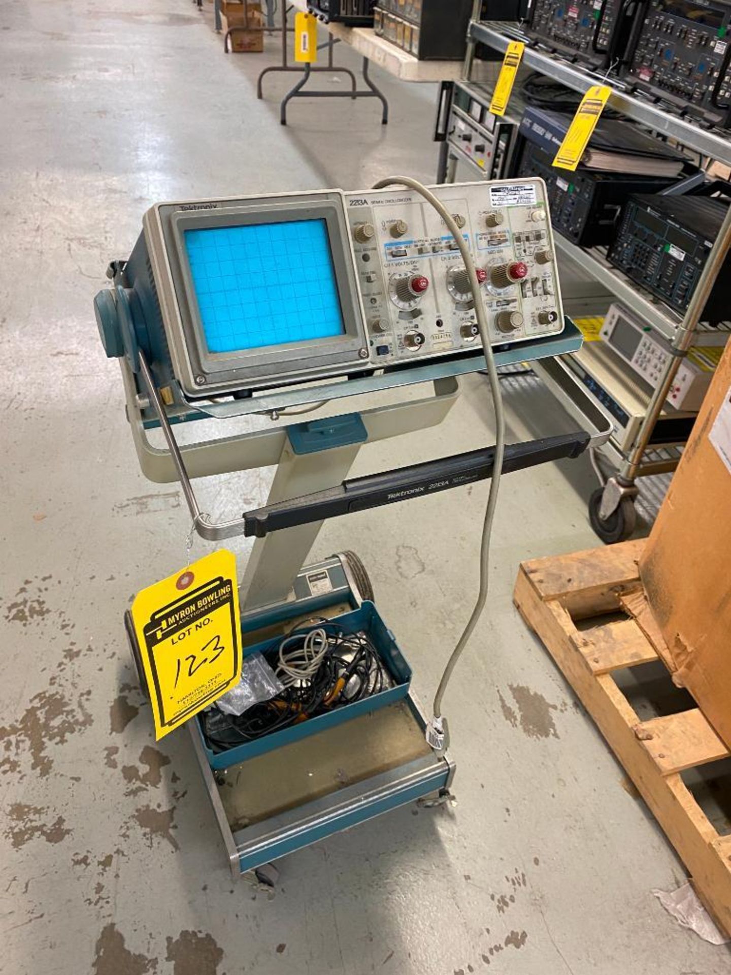 Tektronix 2213A Oscilloscope w/ Cart